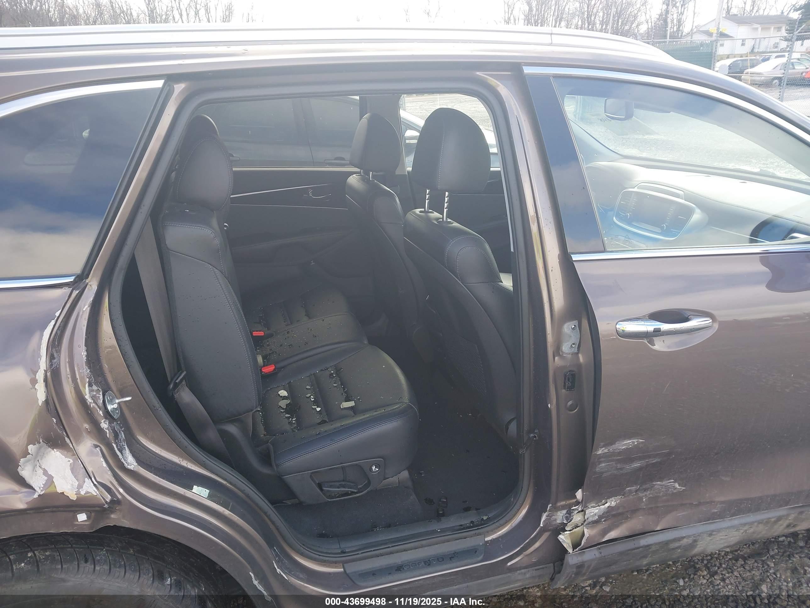 KIA SORENTO image 8
