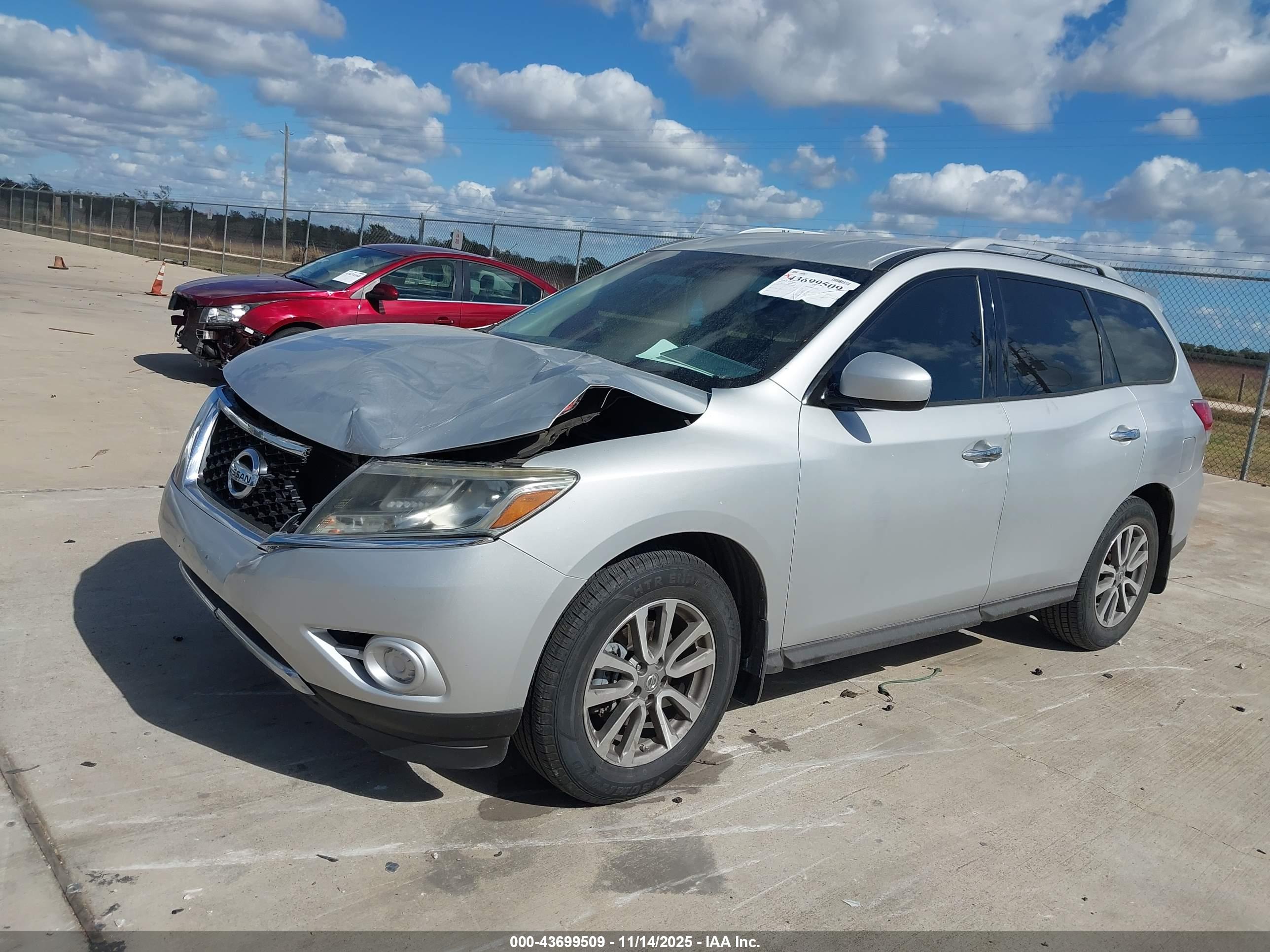 NISSAN PATHFINDER image 2
