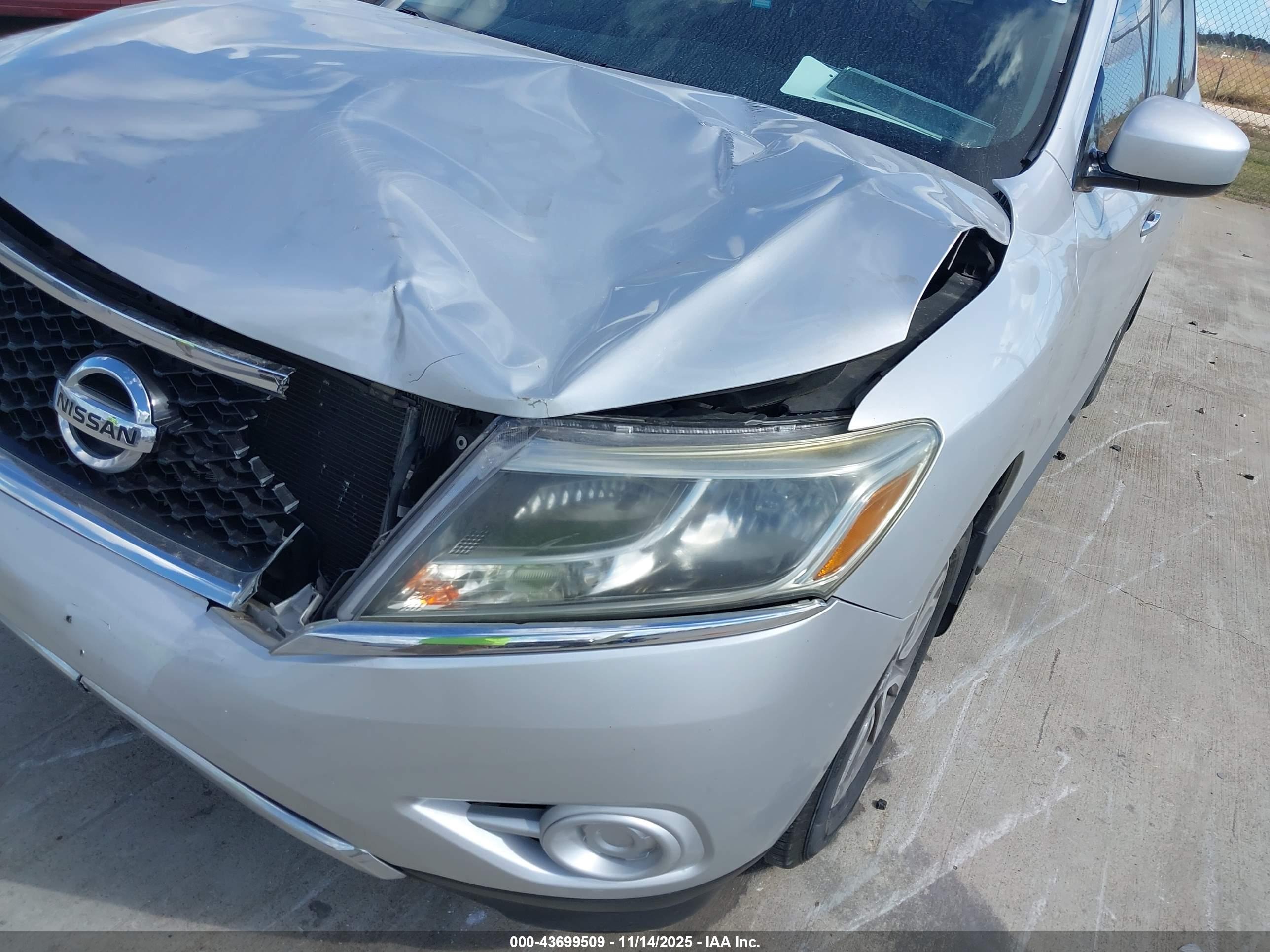 NISSAN PATHFINDER image 6