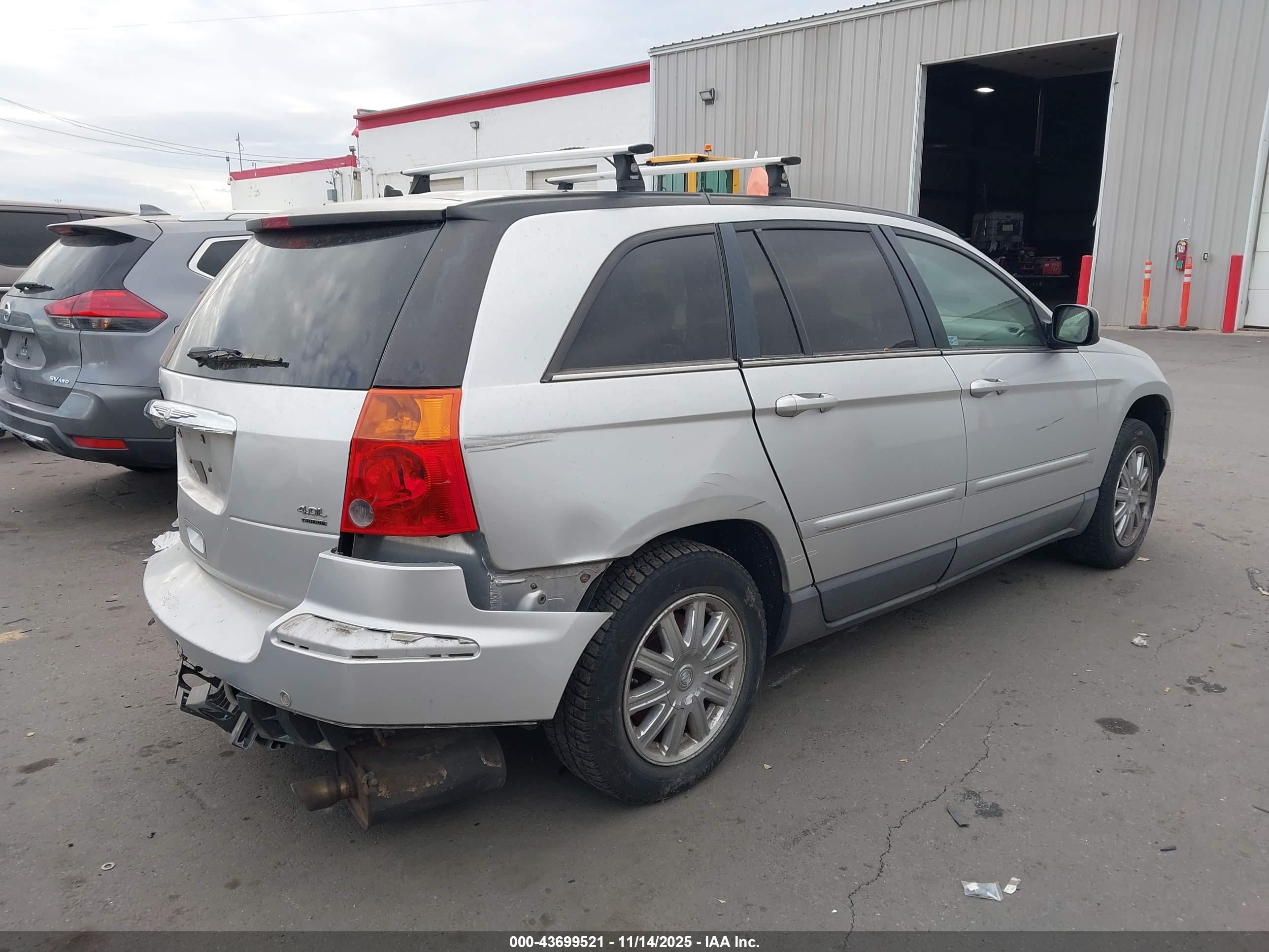 CHRYSLER PACIFICA image 4