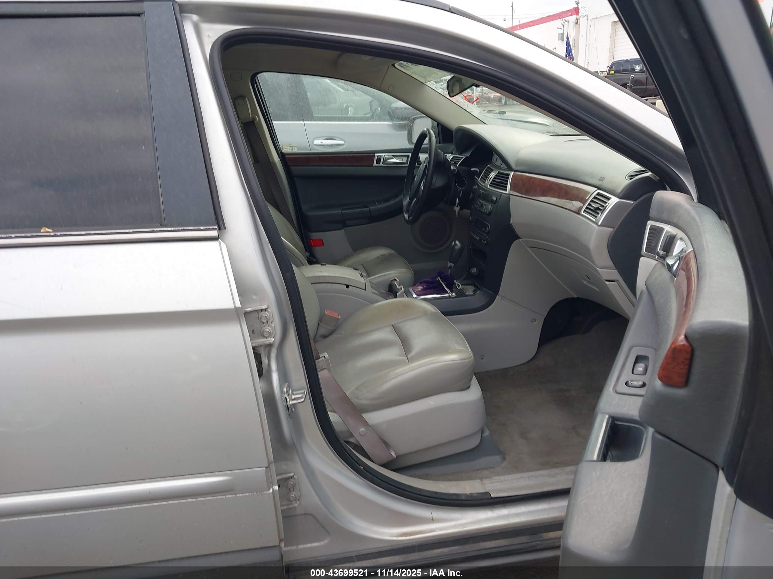 CHRYSLER PACIFICA image 5