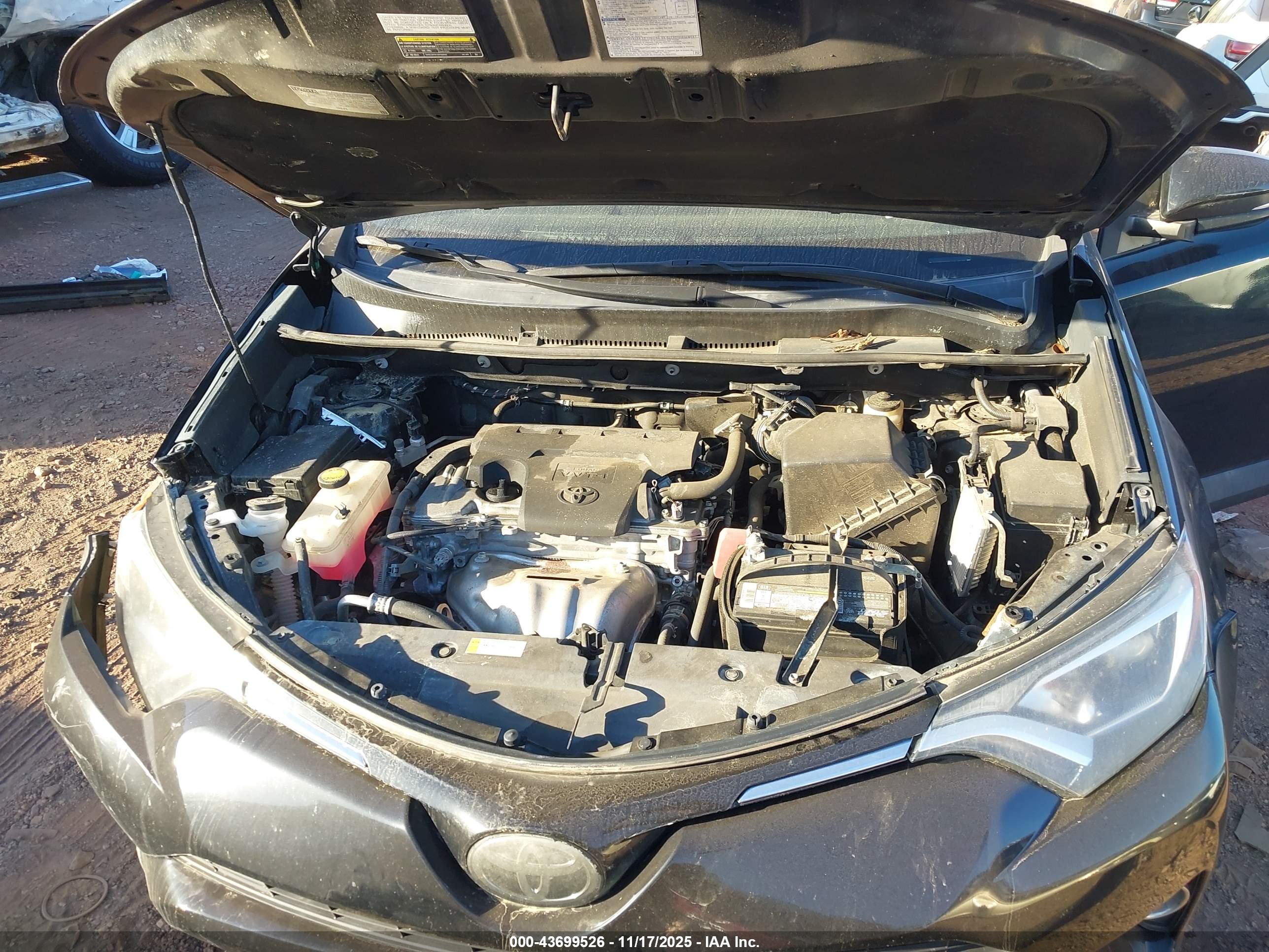 TOYOTA RAV4 image 10