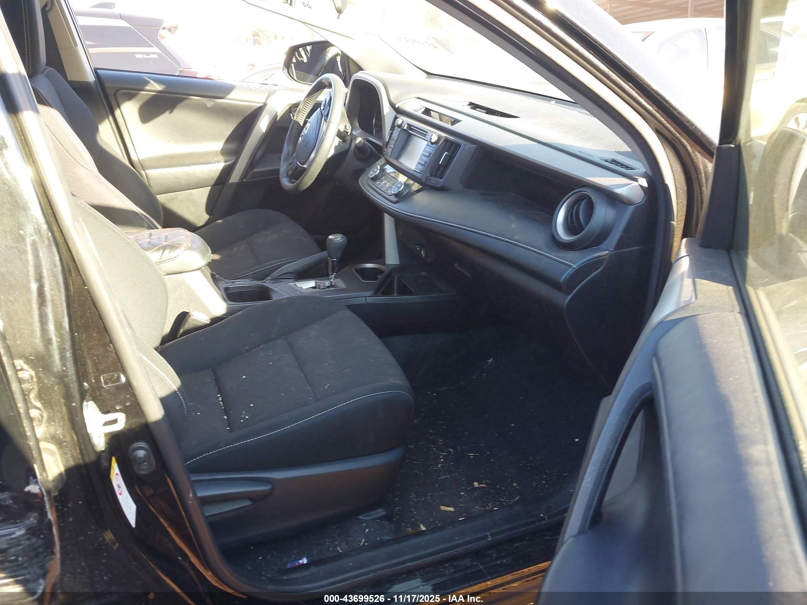TOYOTA RAV4 image 5