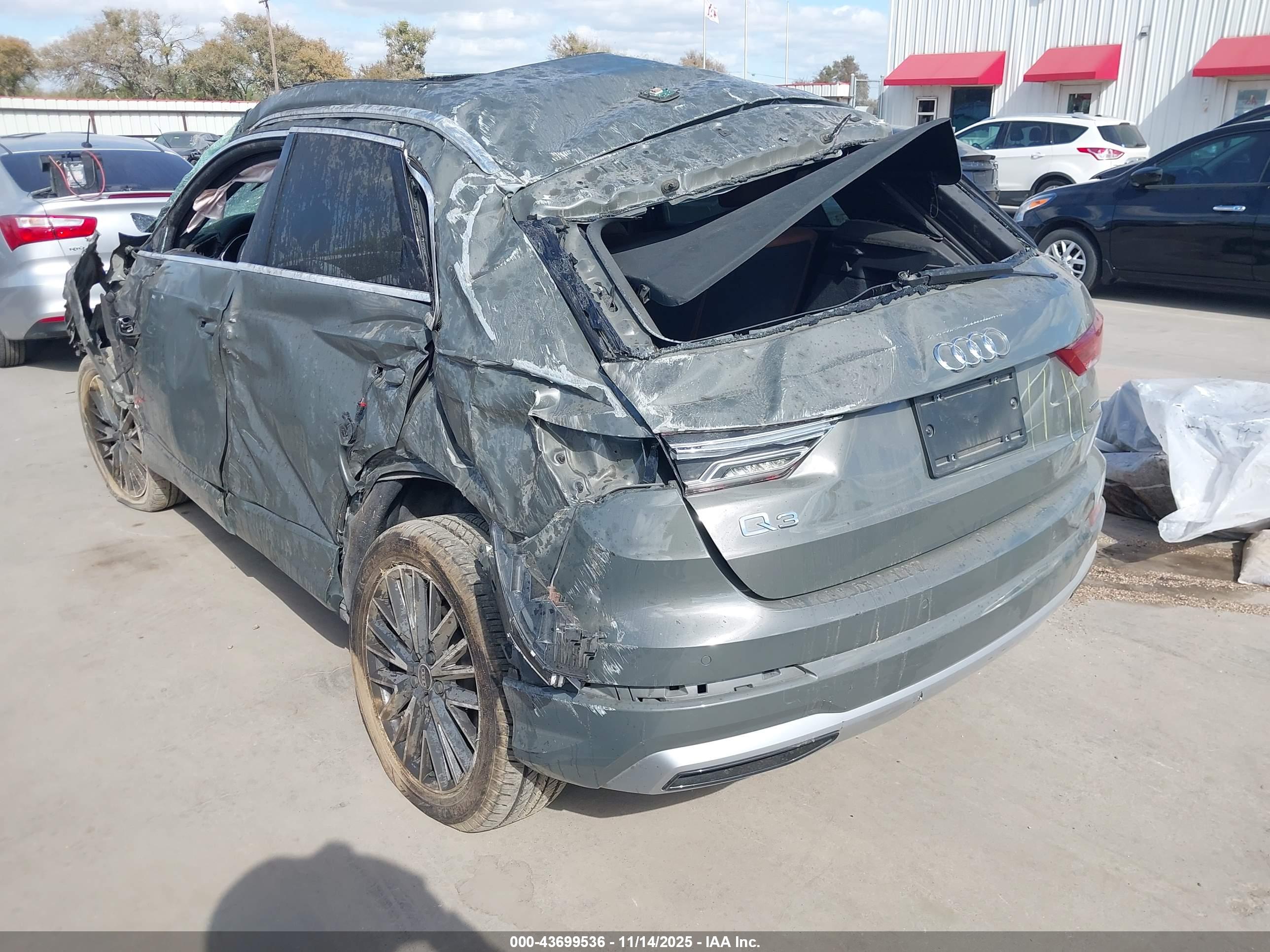 AUDI Q3 image 3