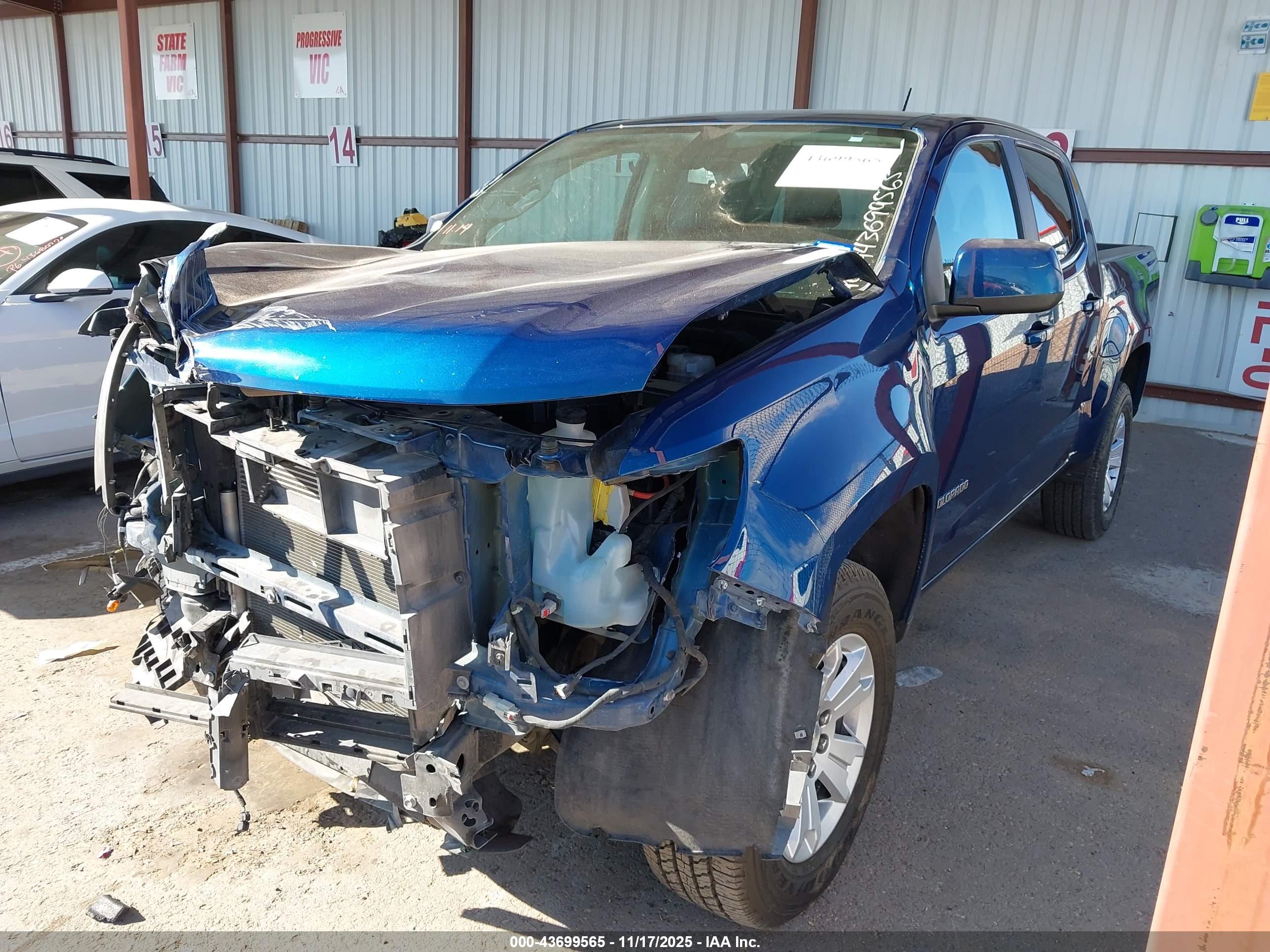 CHEVROLET COLORADO image 2