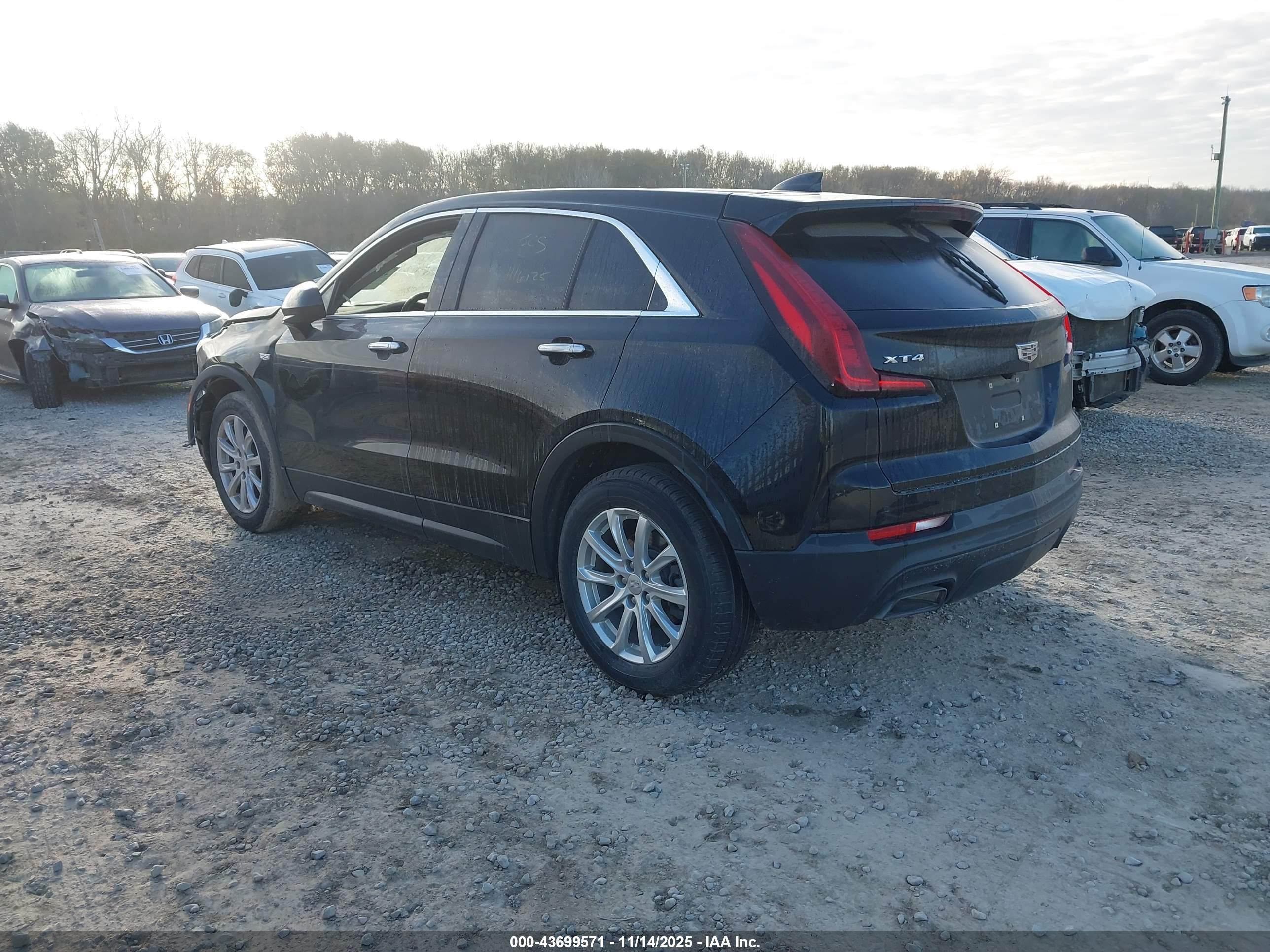 CADILLAC XT4 image 3