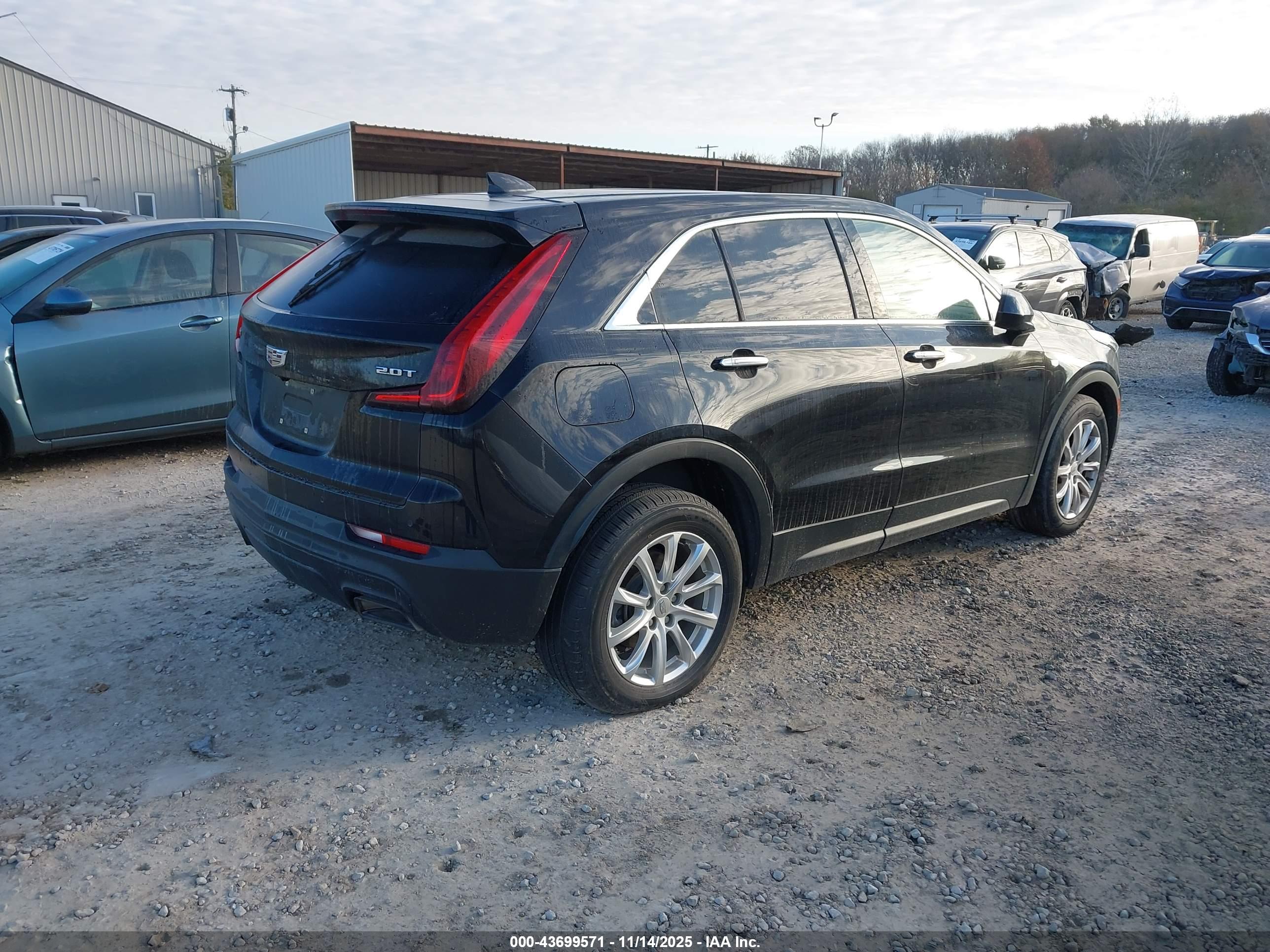 CADILLAC XT4 image 4