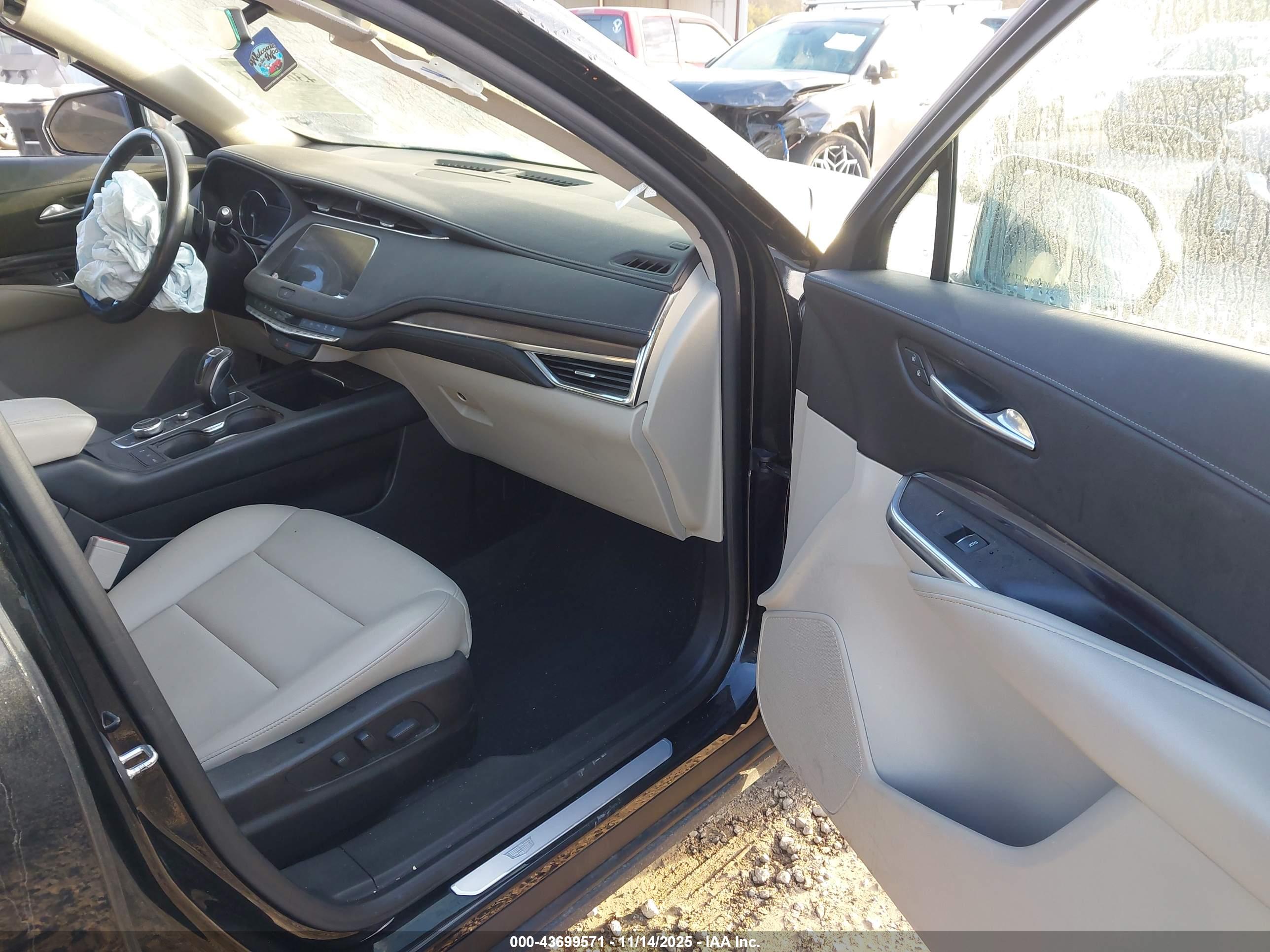 CADILLAC XT4 image 5