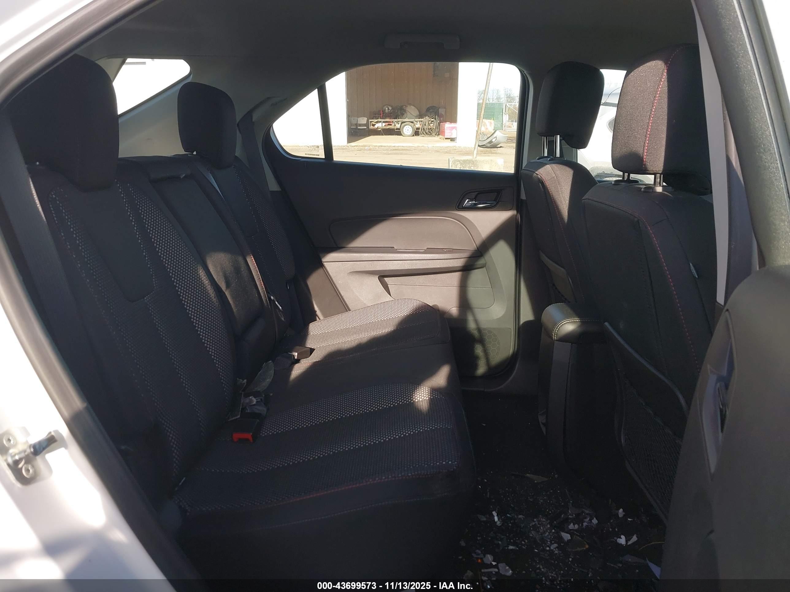 CHEVROLET EQUINOX image 8