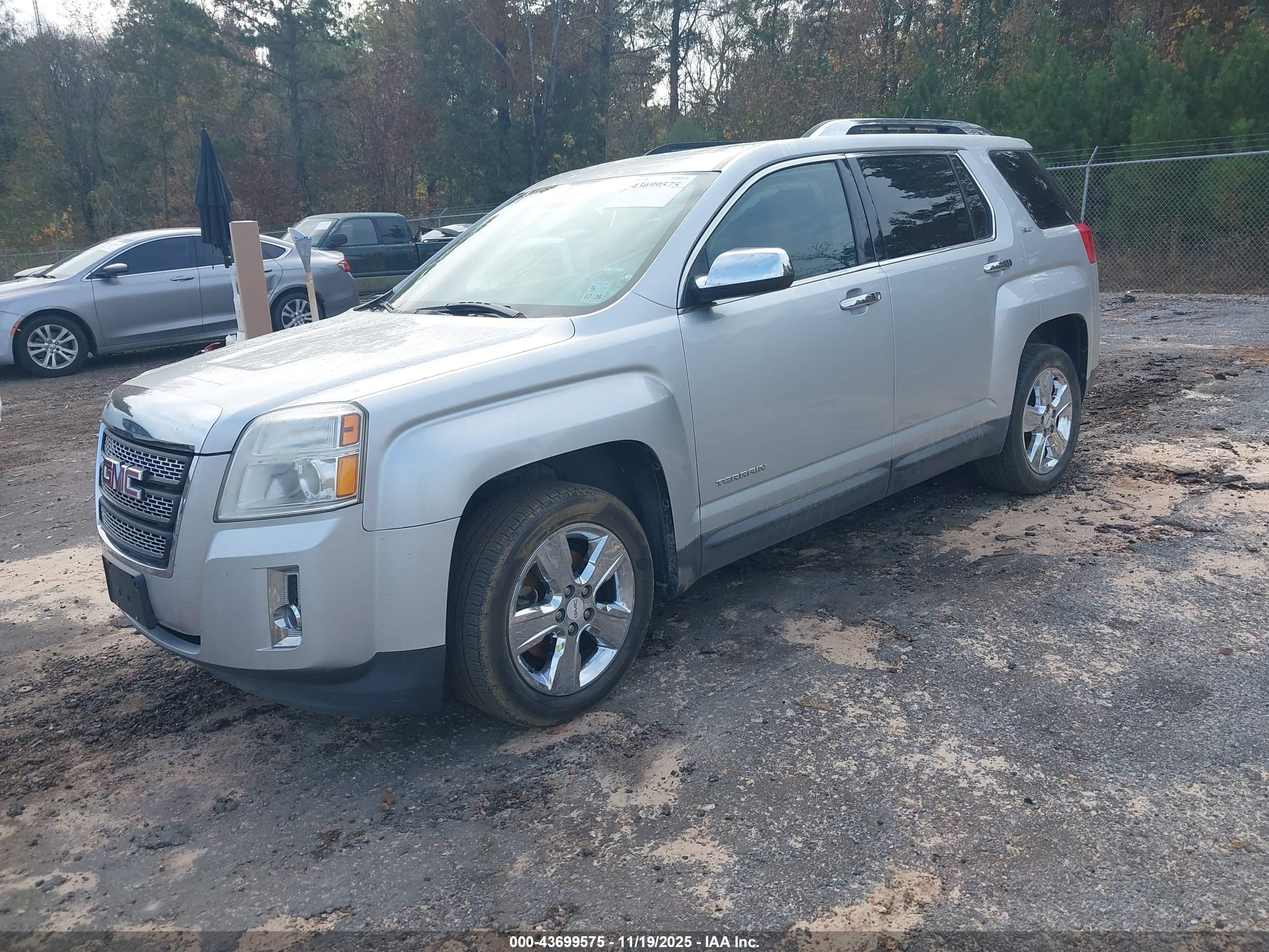 GMC TERRAIN image 2
