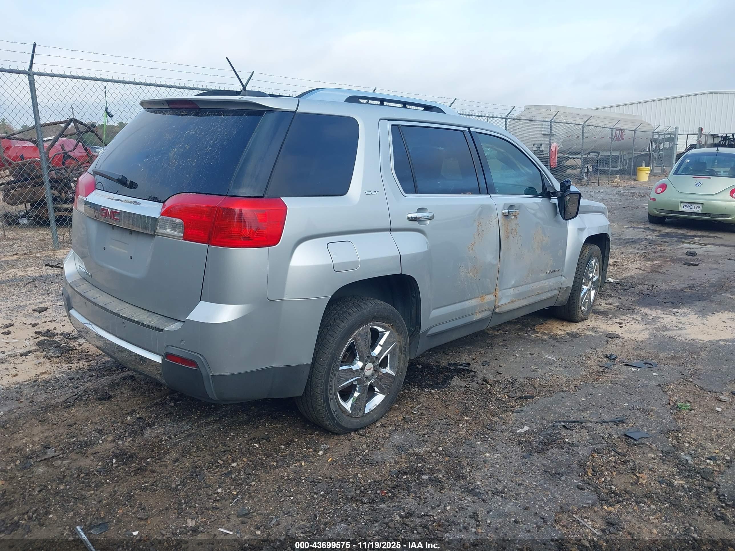 GMC TERRAIN image 4