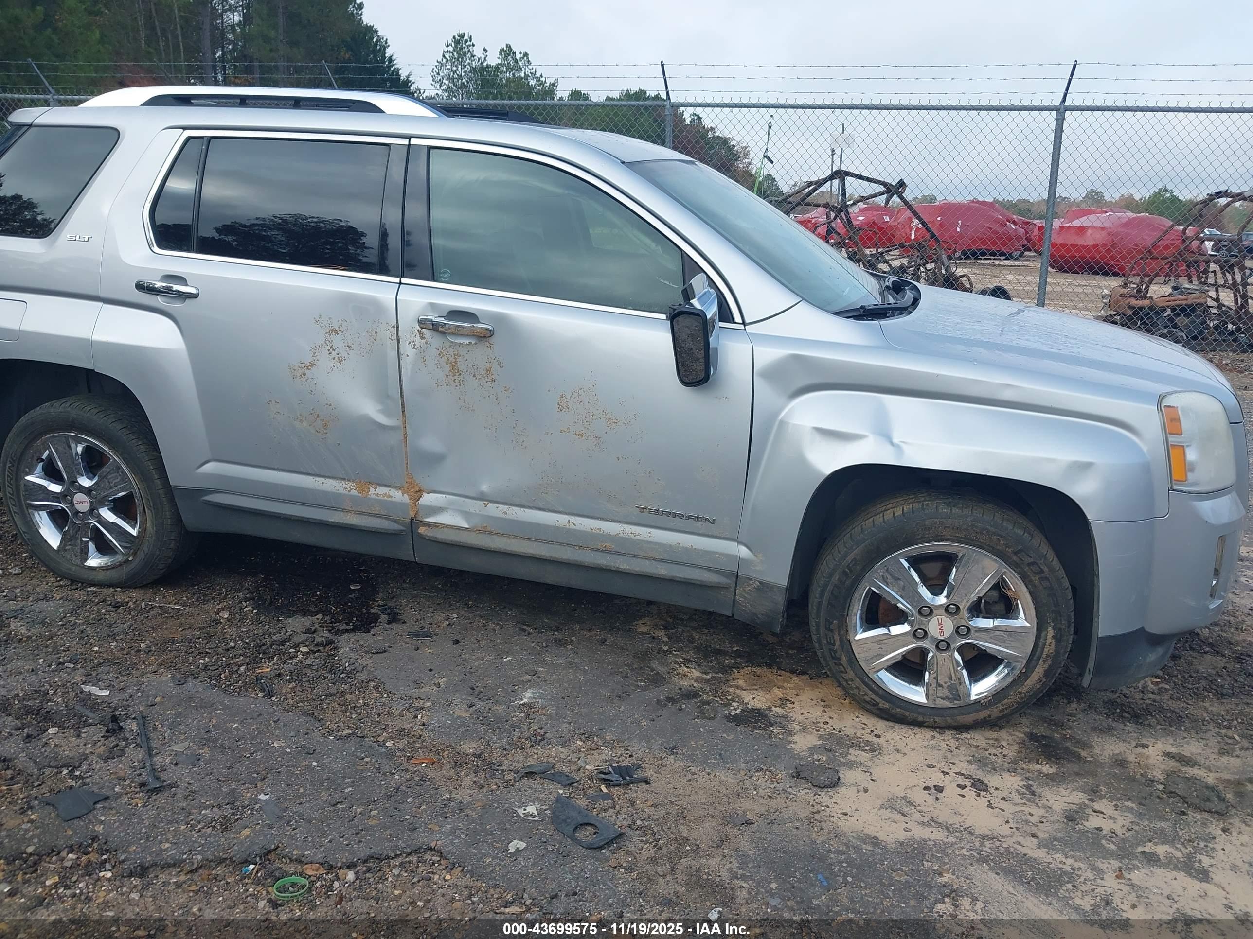 GMC TERRAIN image 6