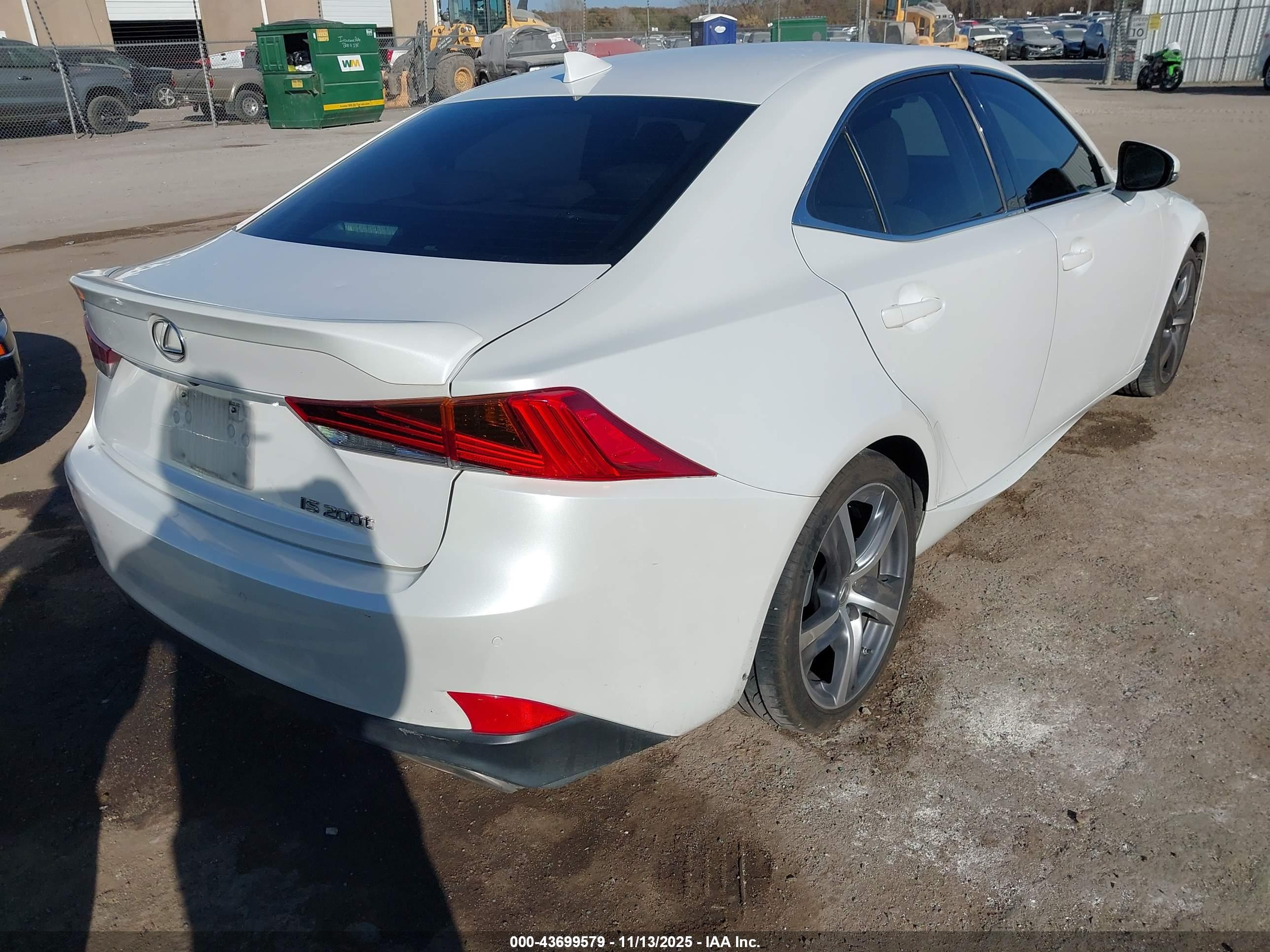 LEXUS IS image 4
