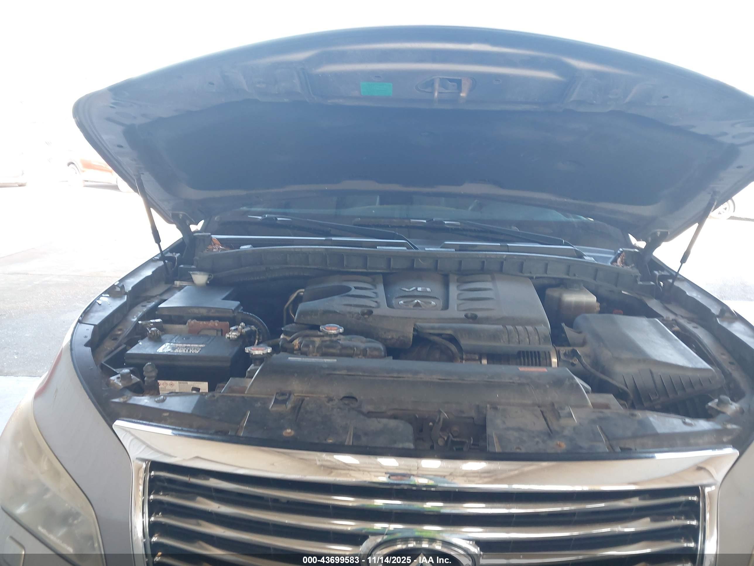 INFINITI QX56 image 10