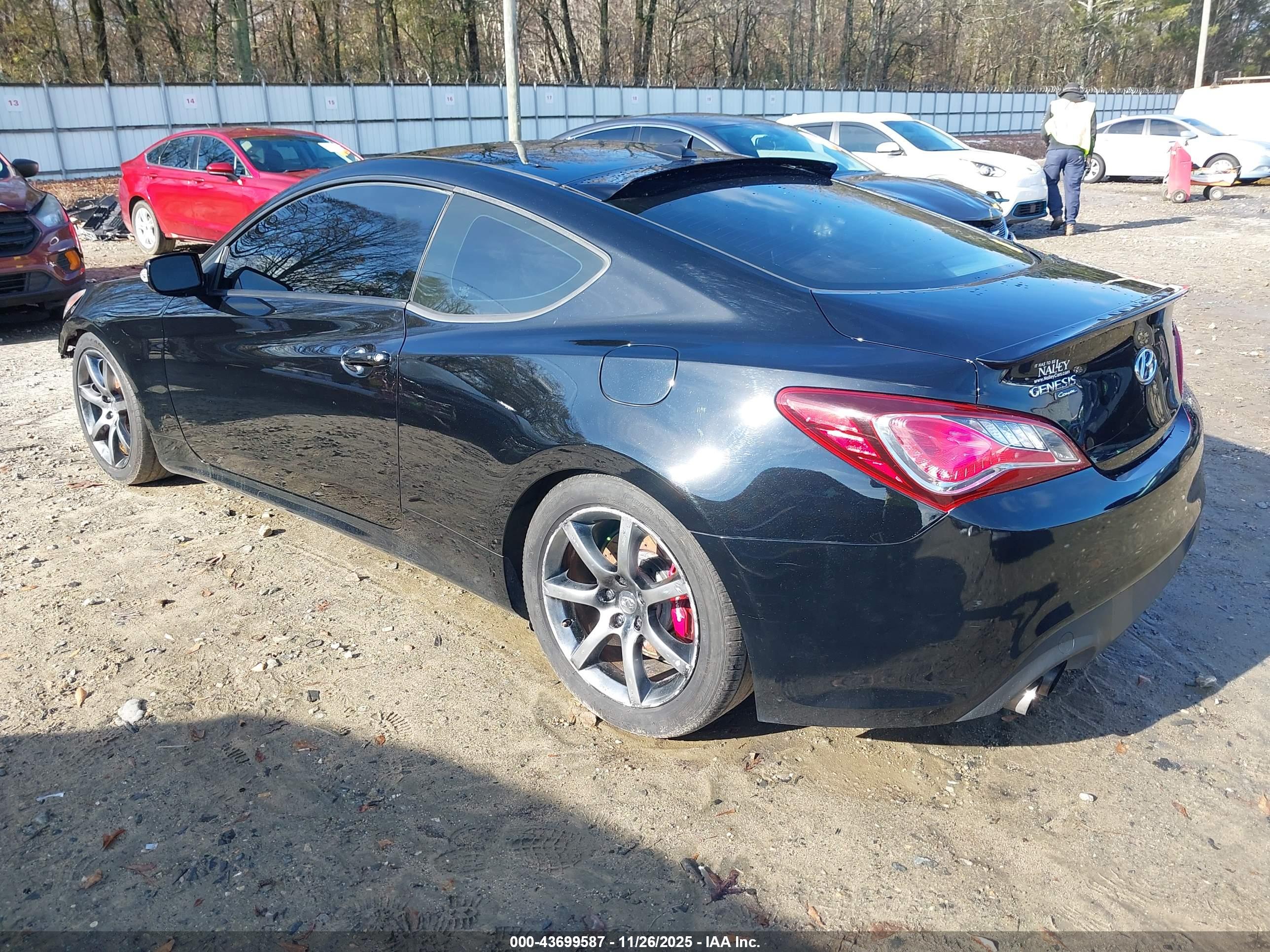 HYUNDAI GENESIS image 3