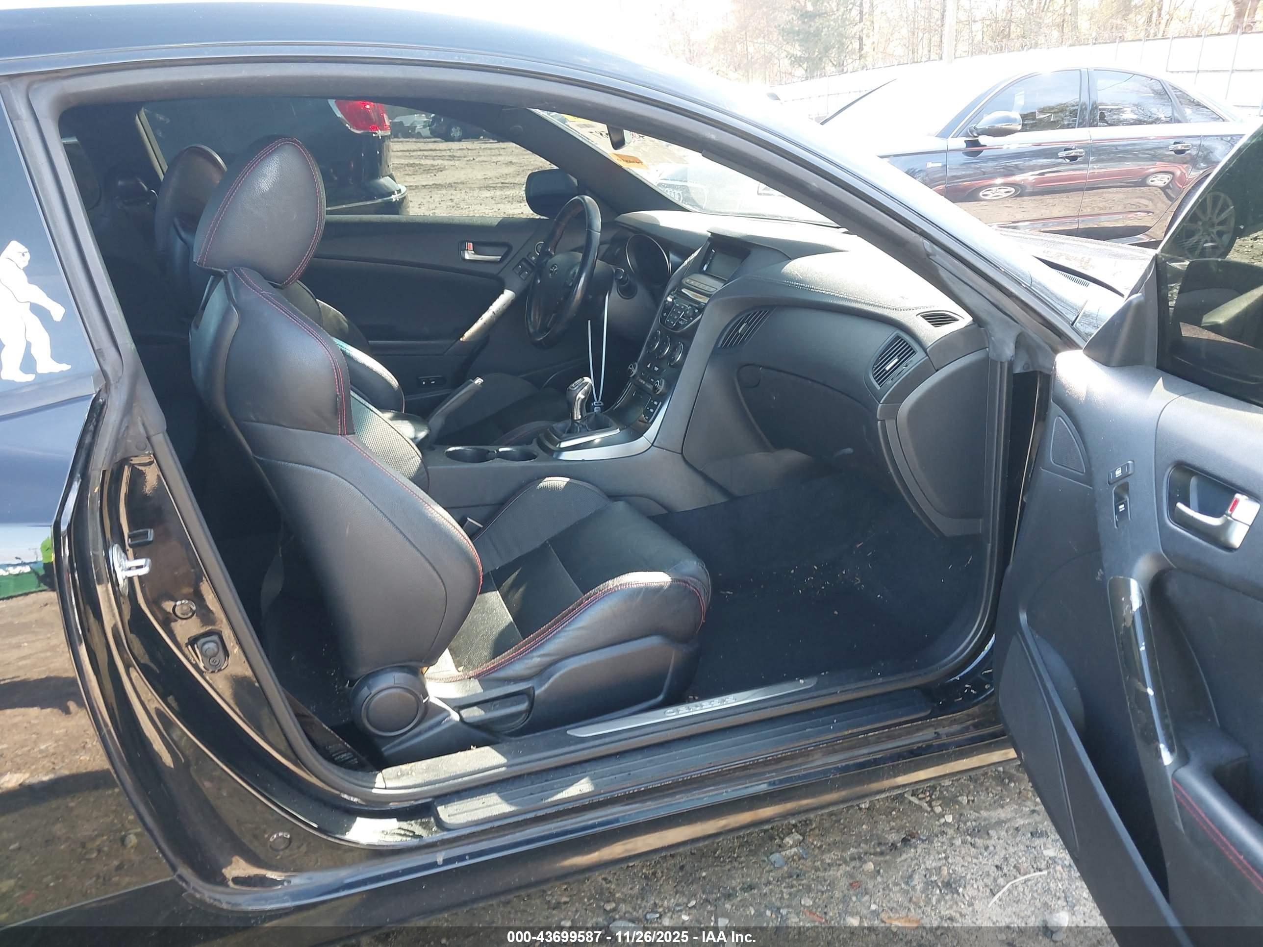 HYUNDAI GENESIS image 5