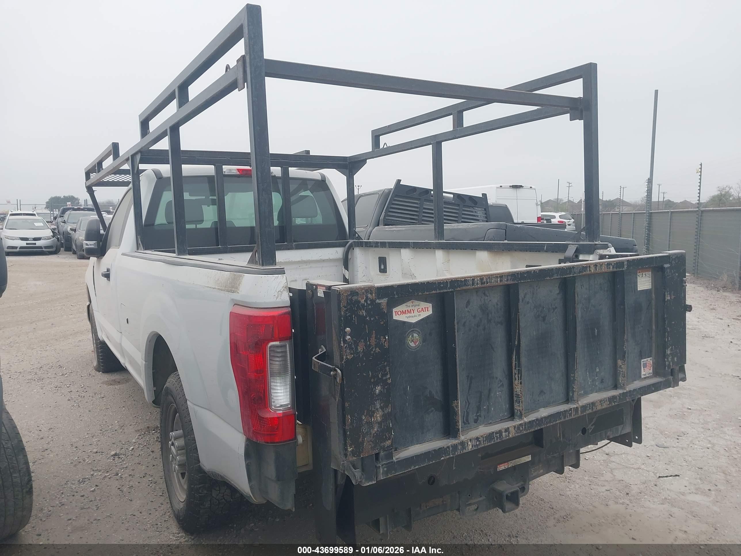 FORD F-250 image 3
