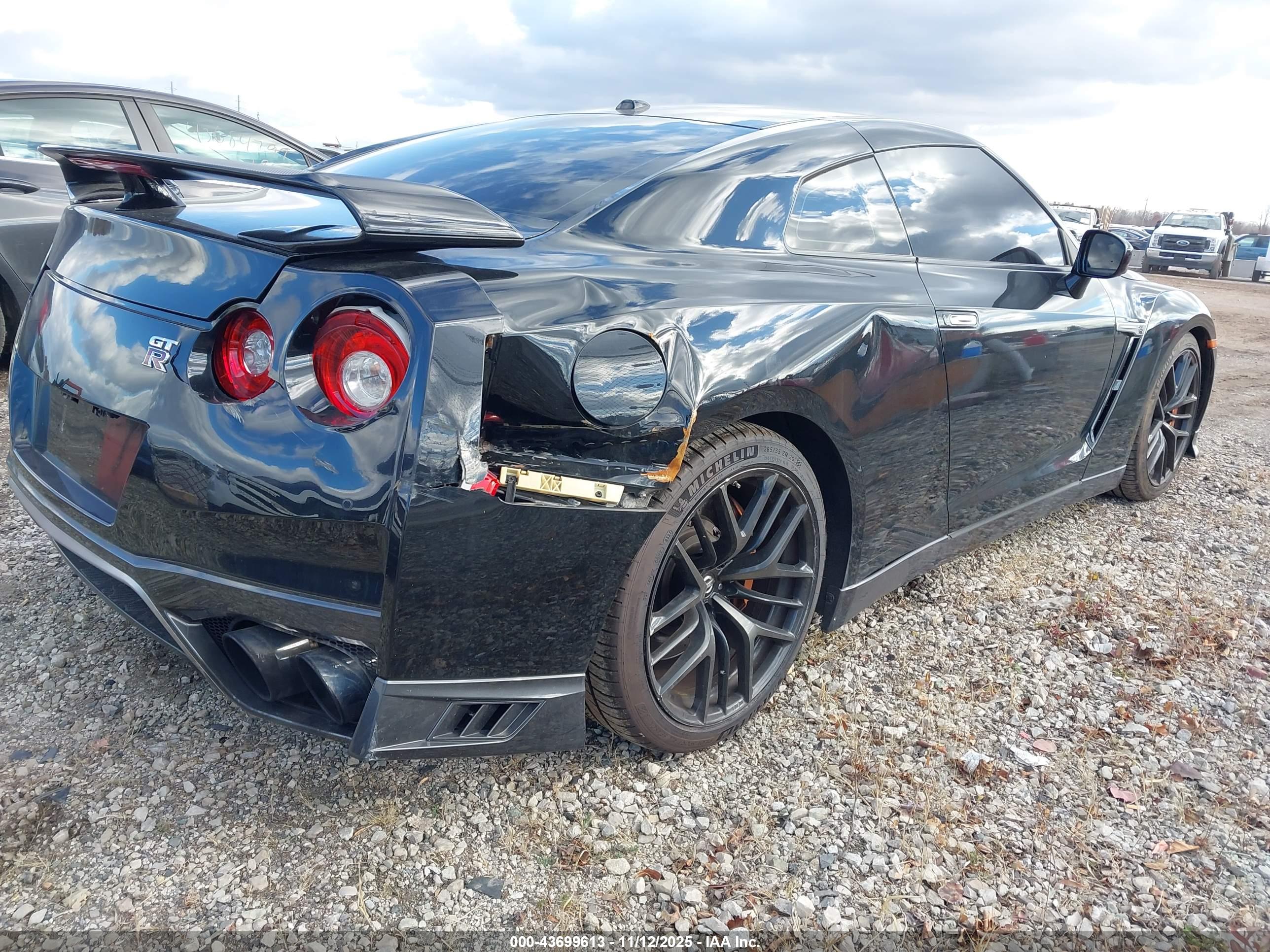 NISSAN GT-R image 6