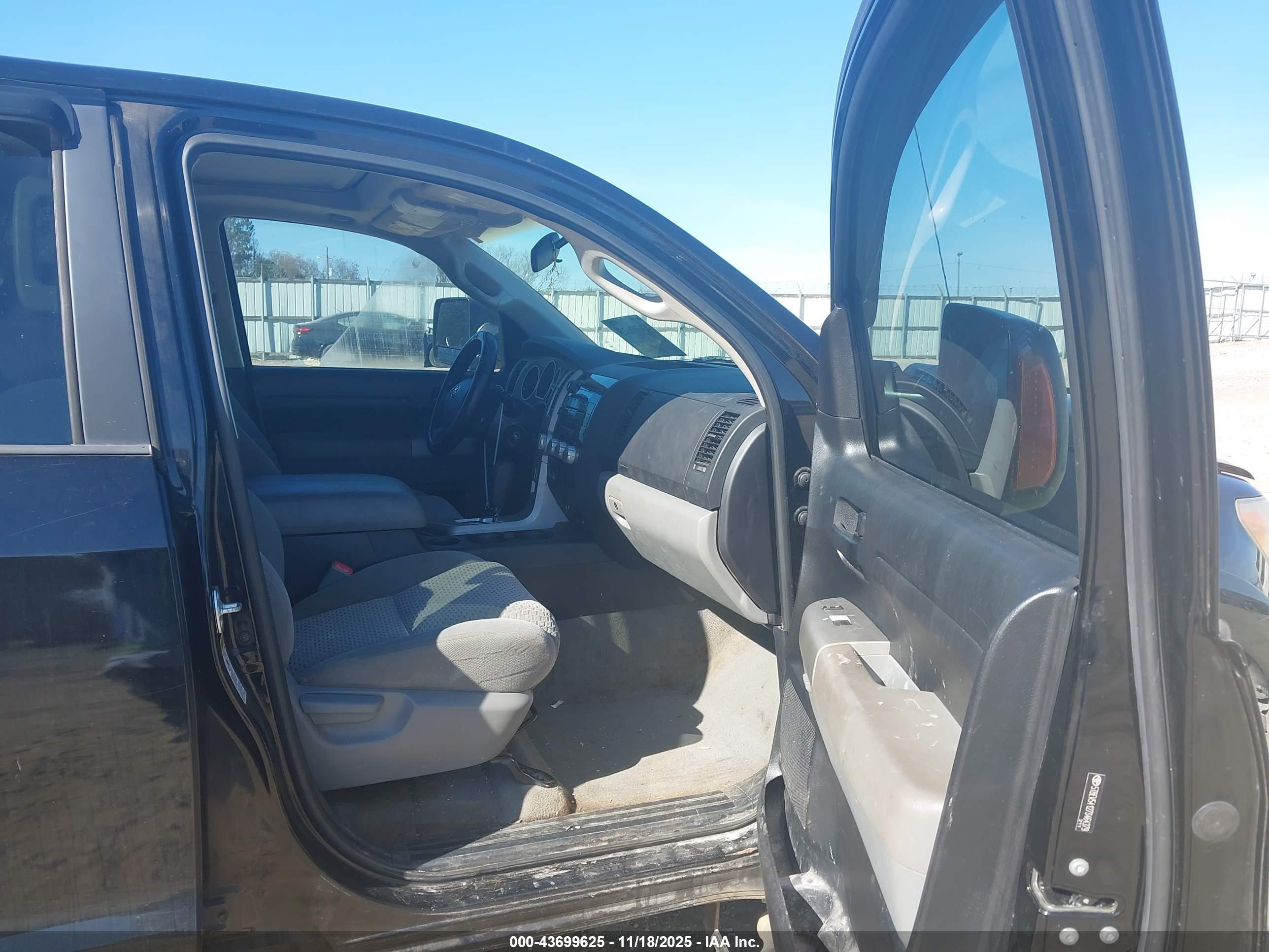 TOYOTA TUNDRA image 5
