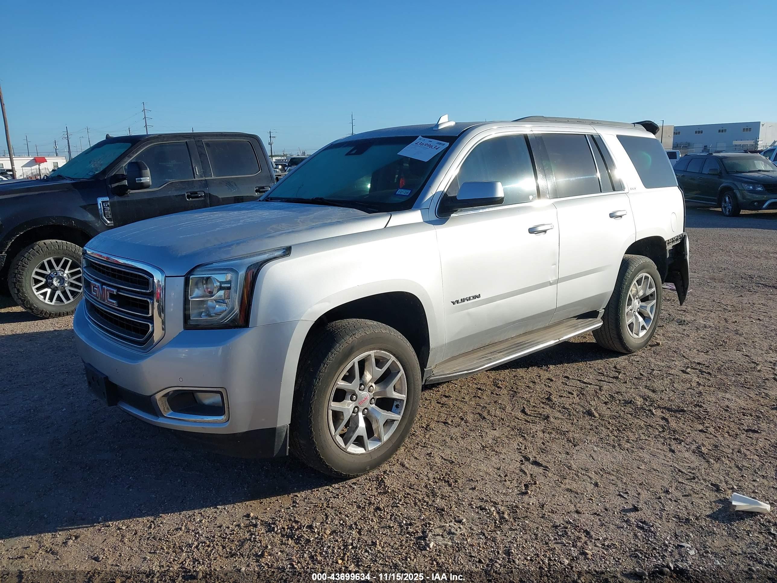 GMC YUKON image 2