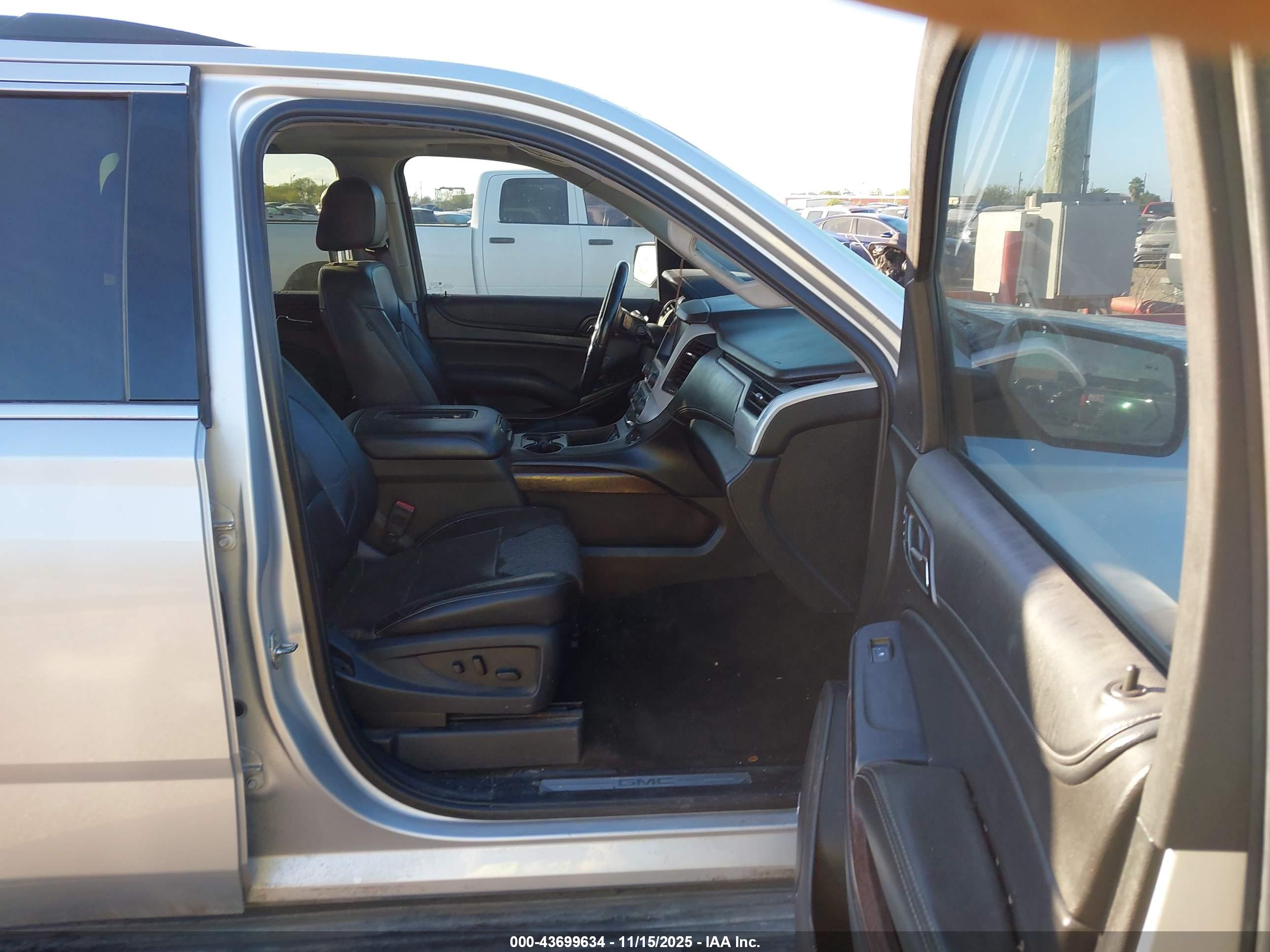 GMC YUKON image 5
