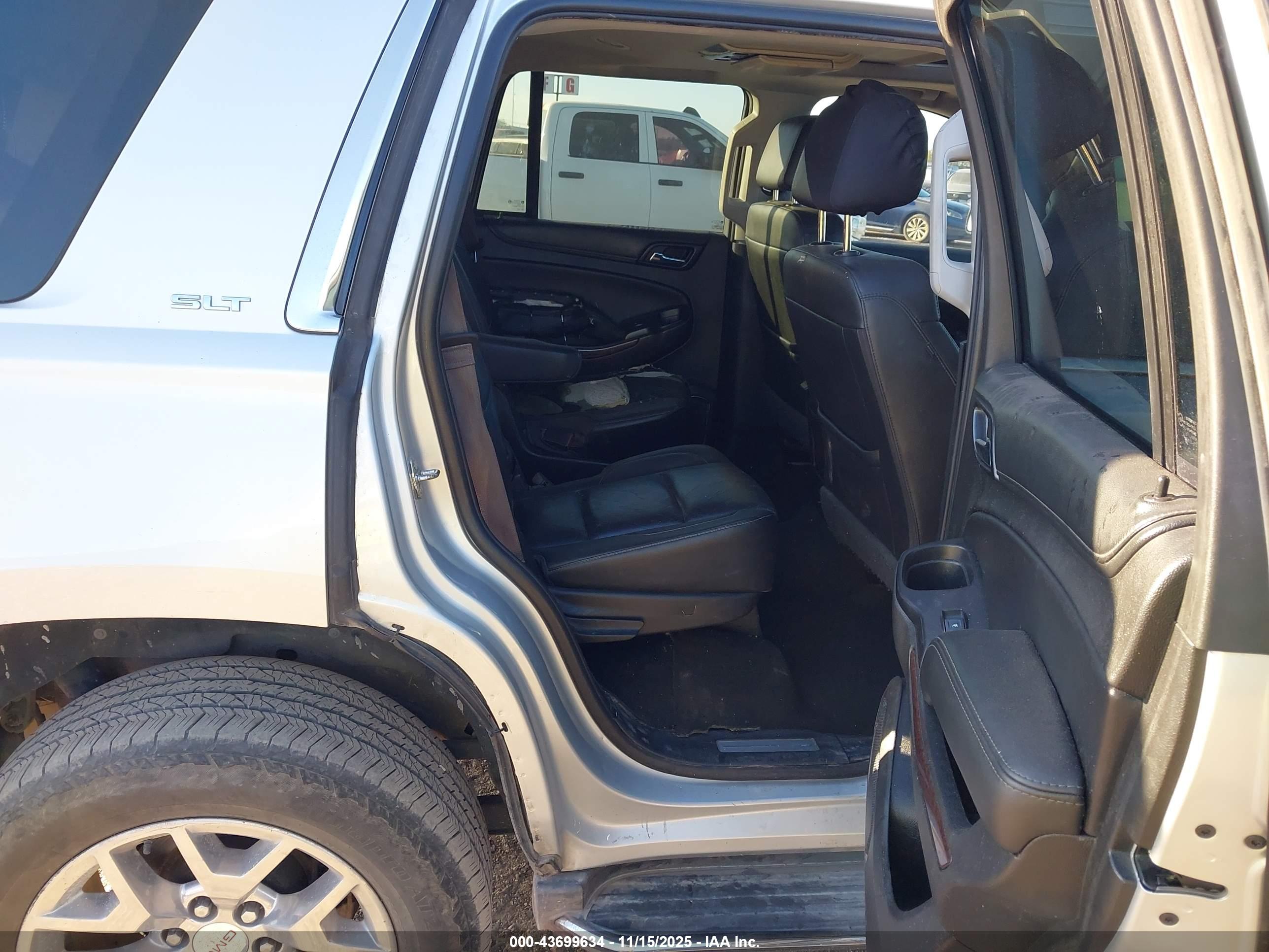 GMC YUKON image 8