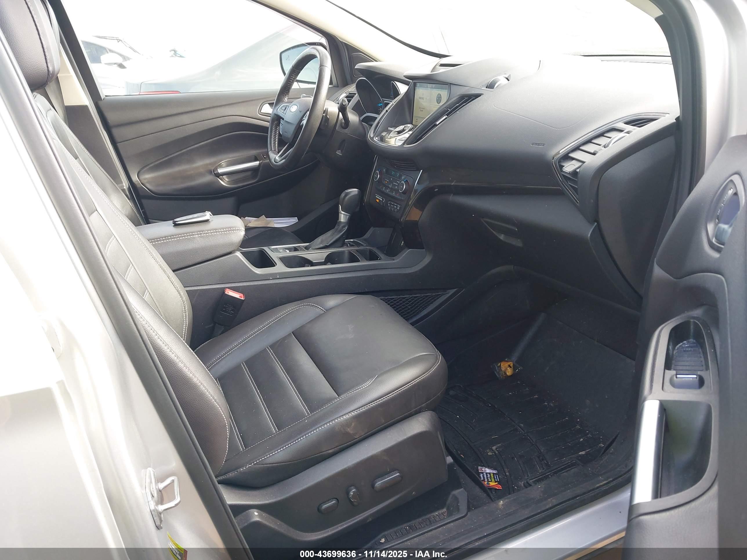 FORD ESCAPE image 5