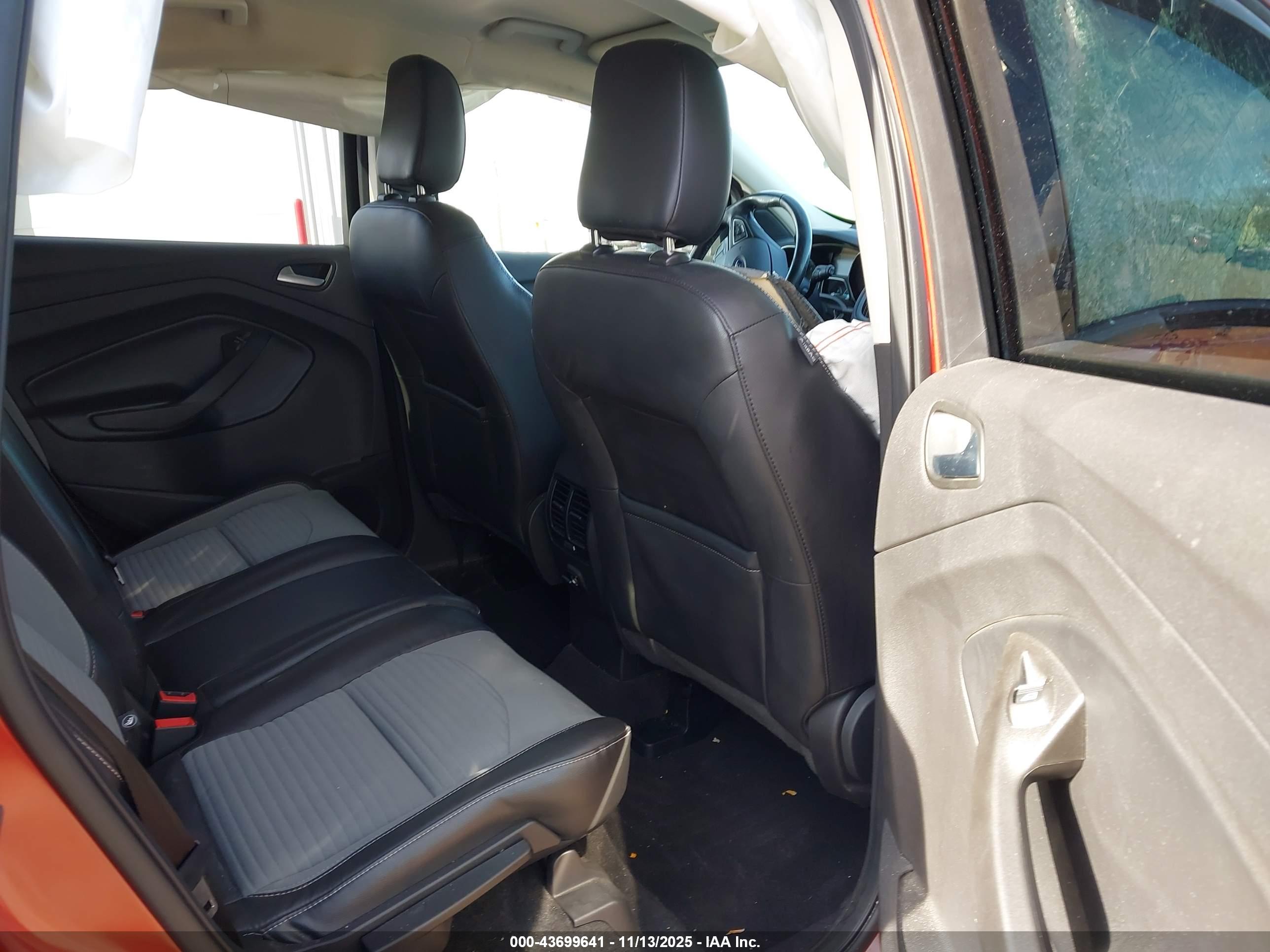 FORD ESCAPE image 8