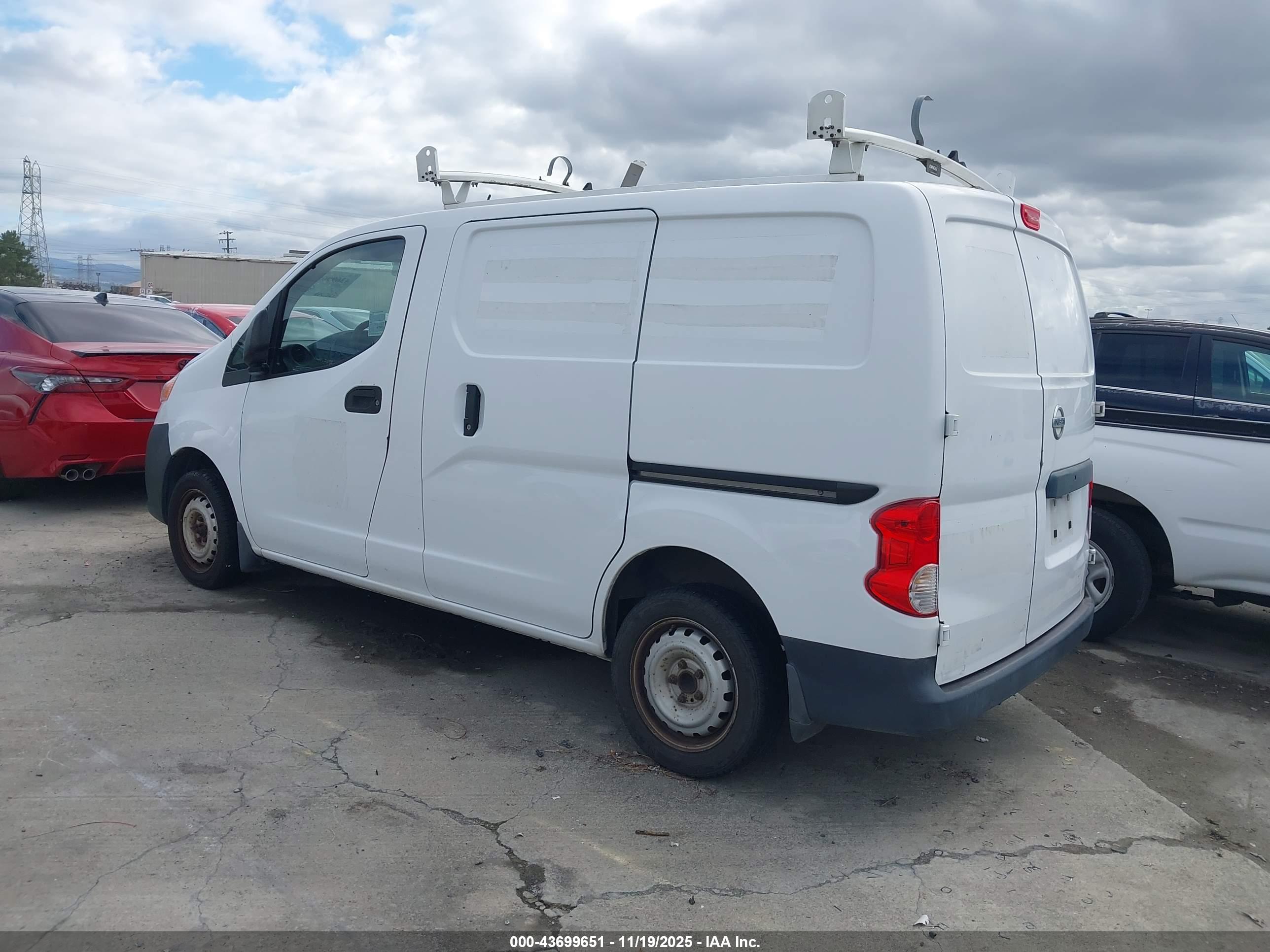 NISSAN NV200 image 3