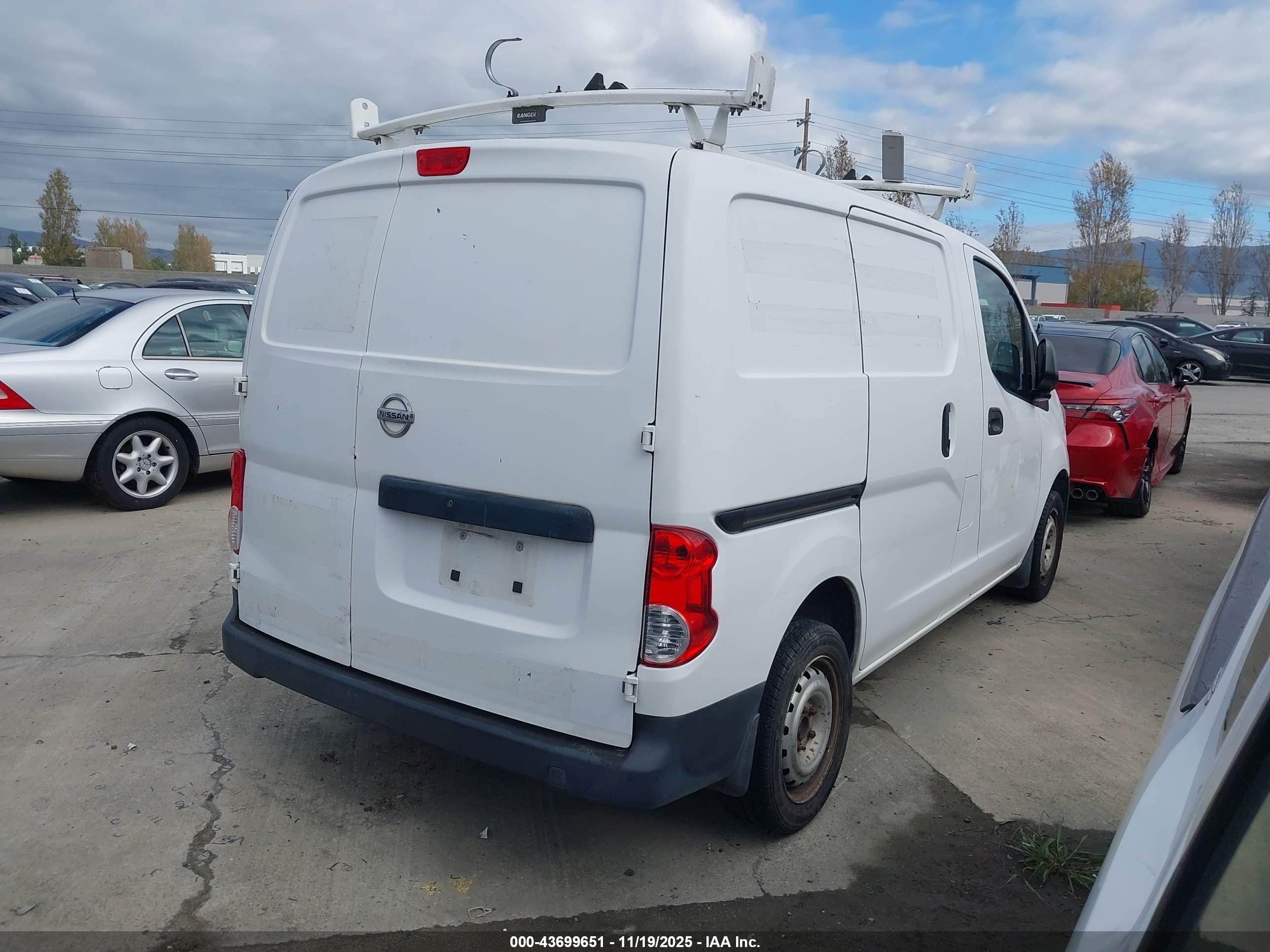NISSAN NV200 image 4