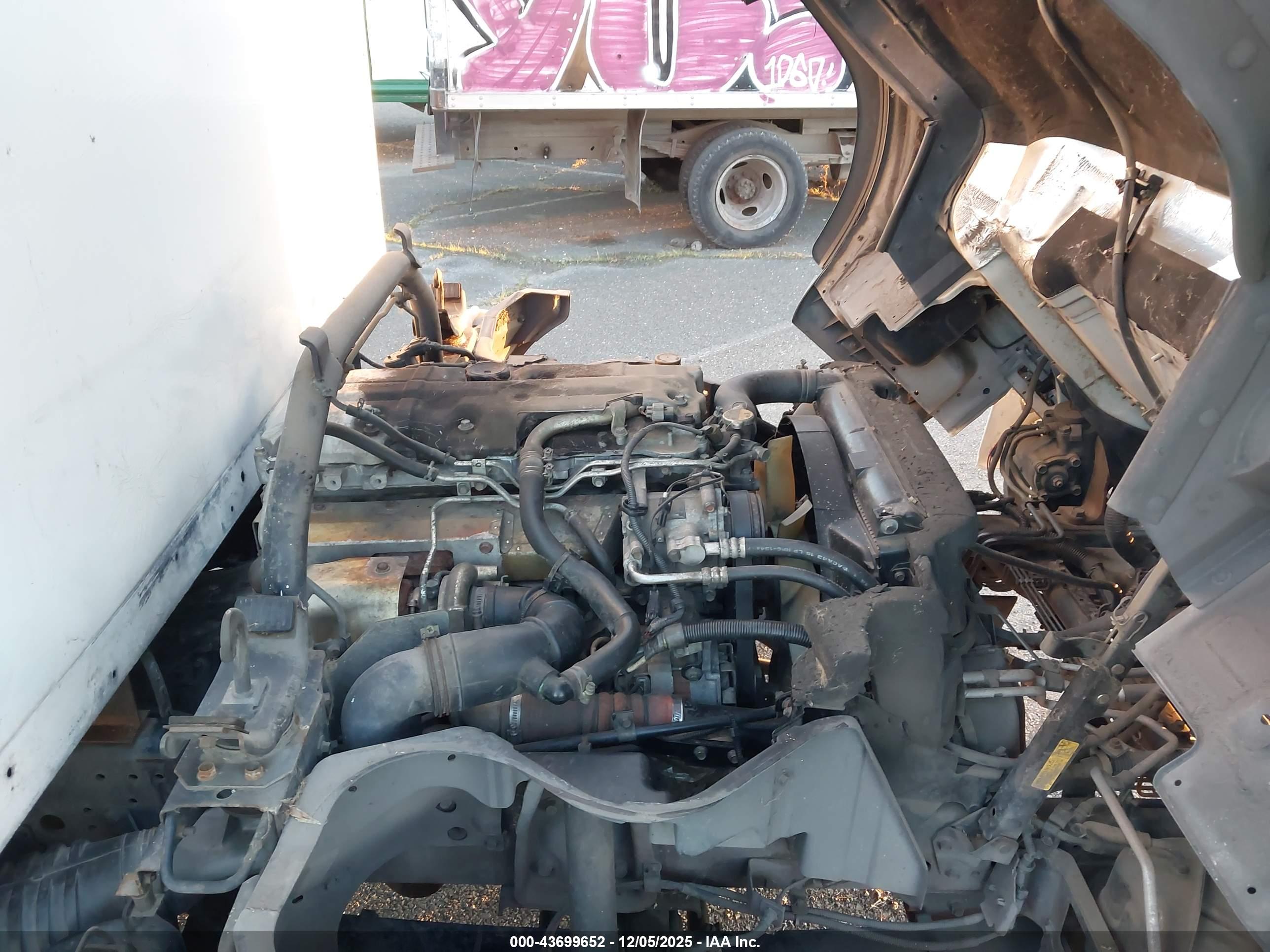 MITSUBISHI FUSO image 10