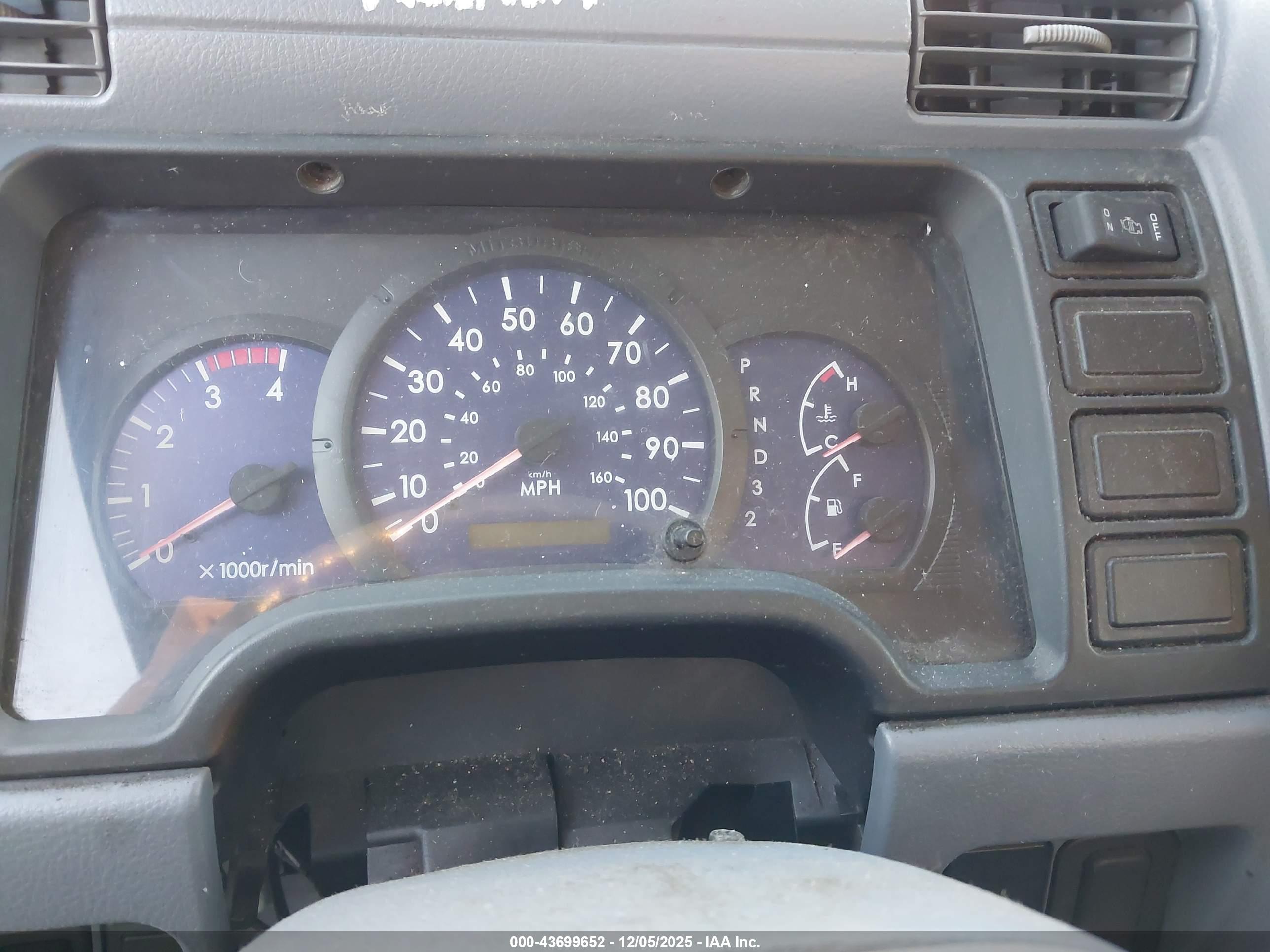 MITSUBISHI FUSO image 6
