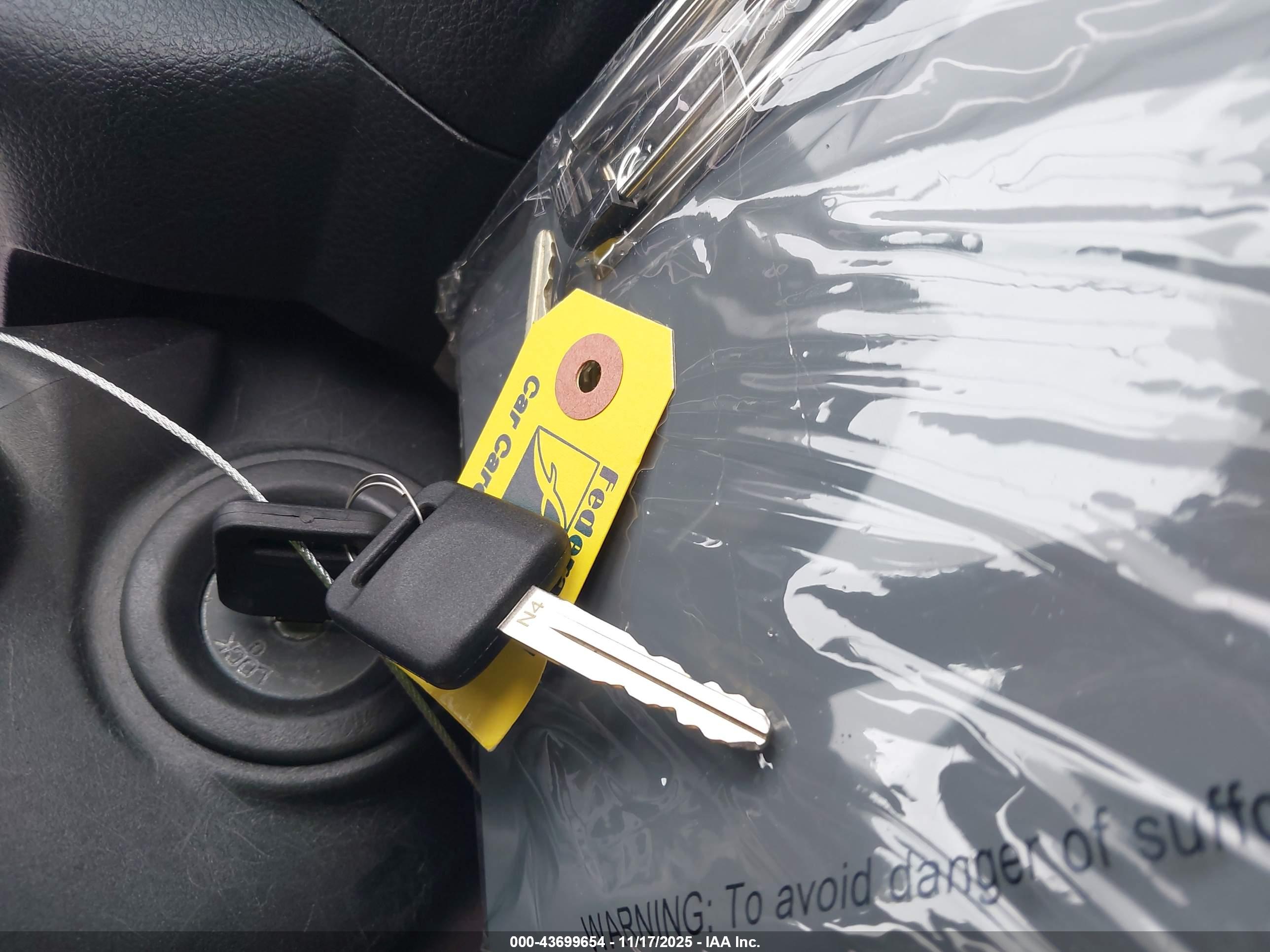 NISSAN NV200 image 11