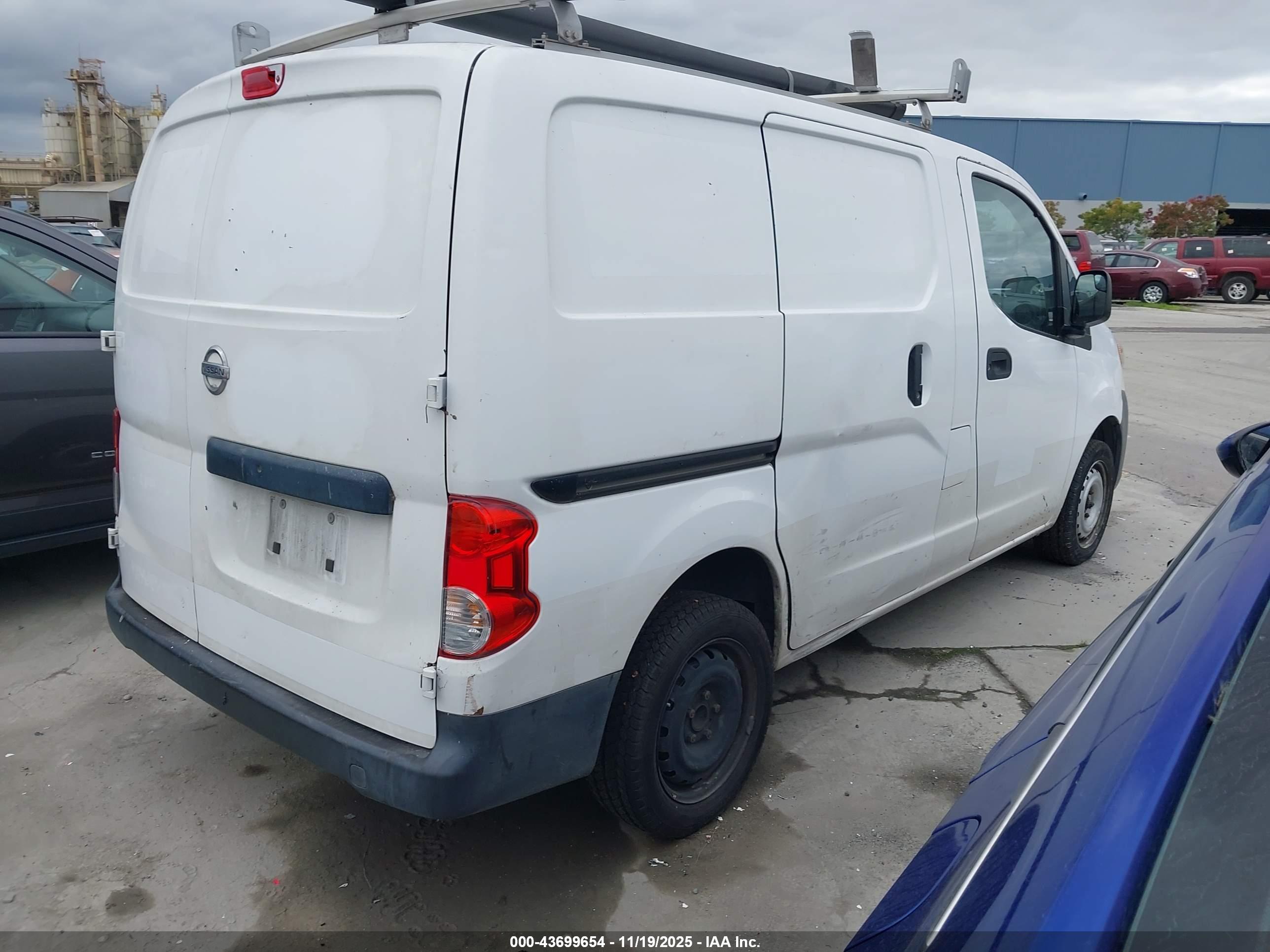 NISSAN NV200 image 4