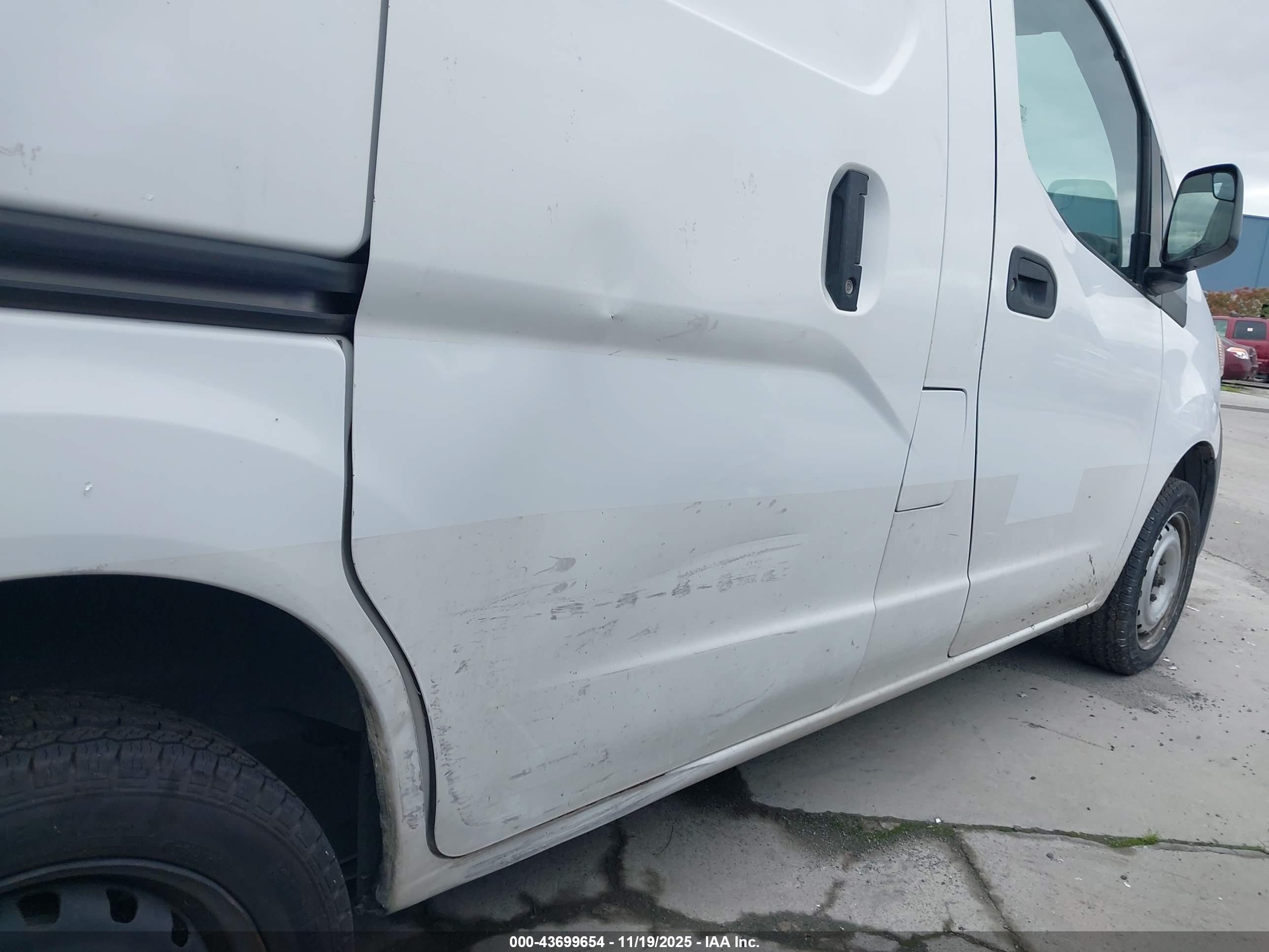 NISSAN NV200 image 6