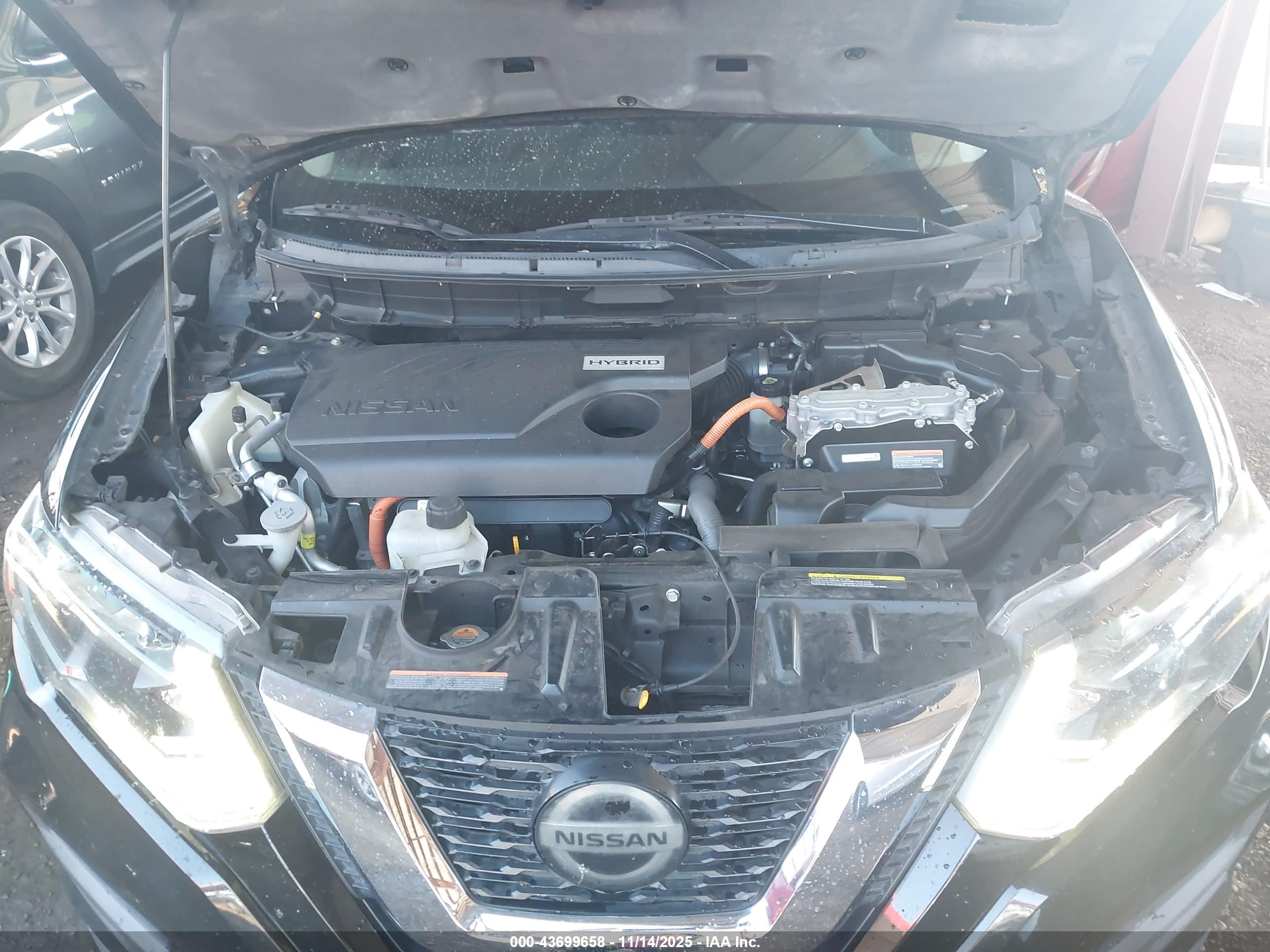 NISSAN ROGUE image 10