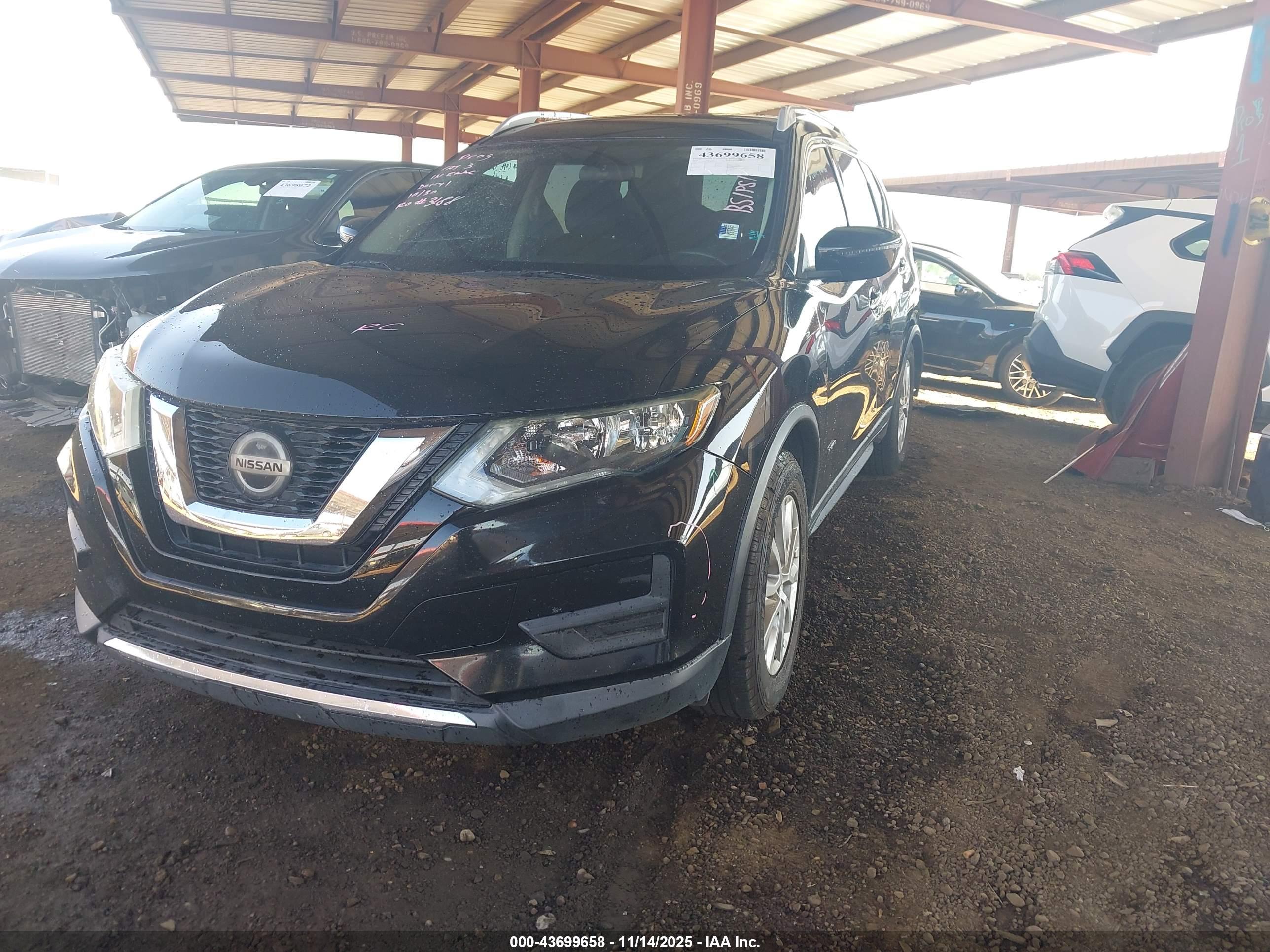 NISSAN ROGUE image 2