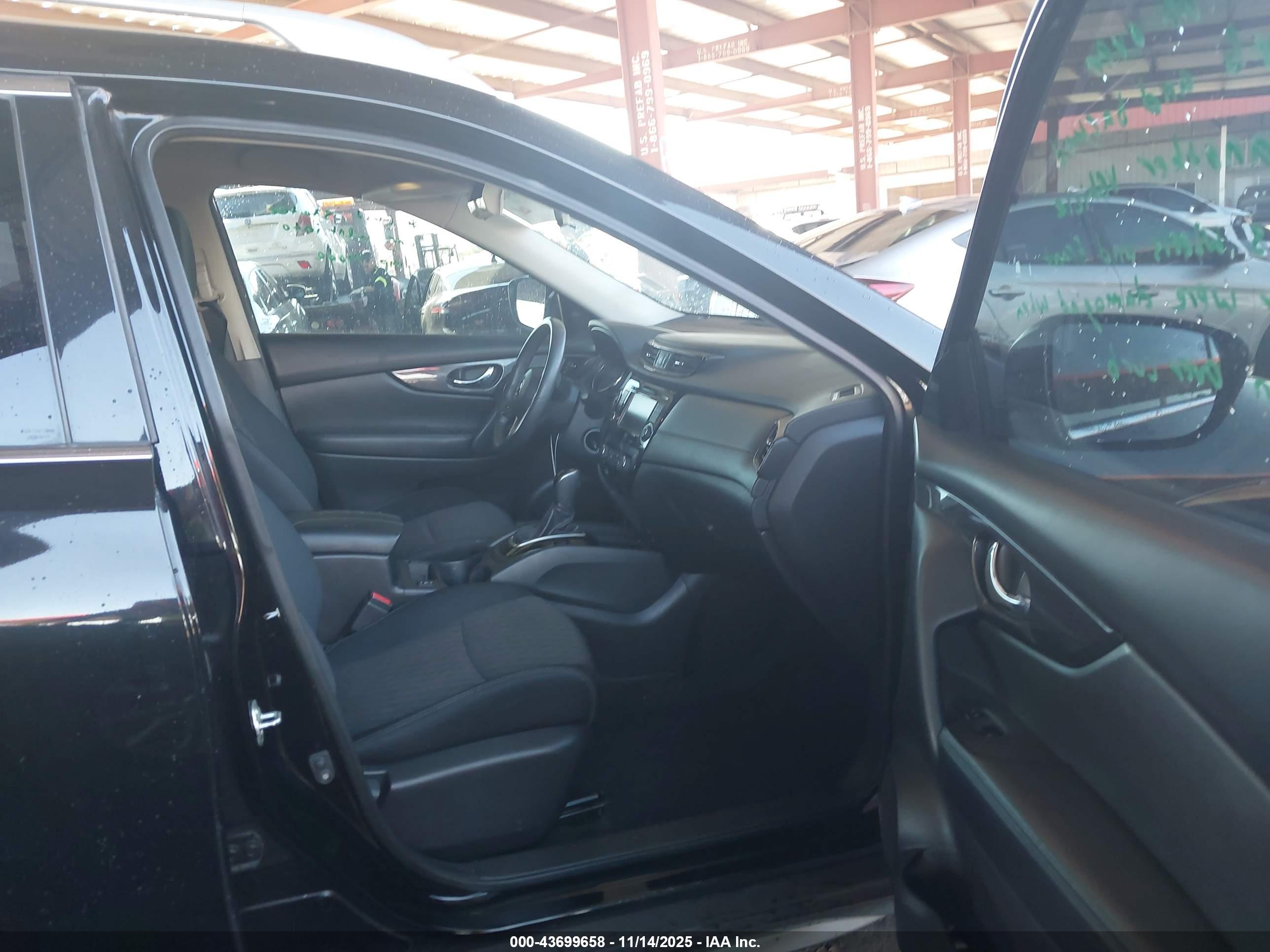 NISSAN ROGUE image 5