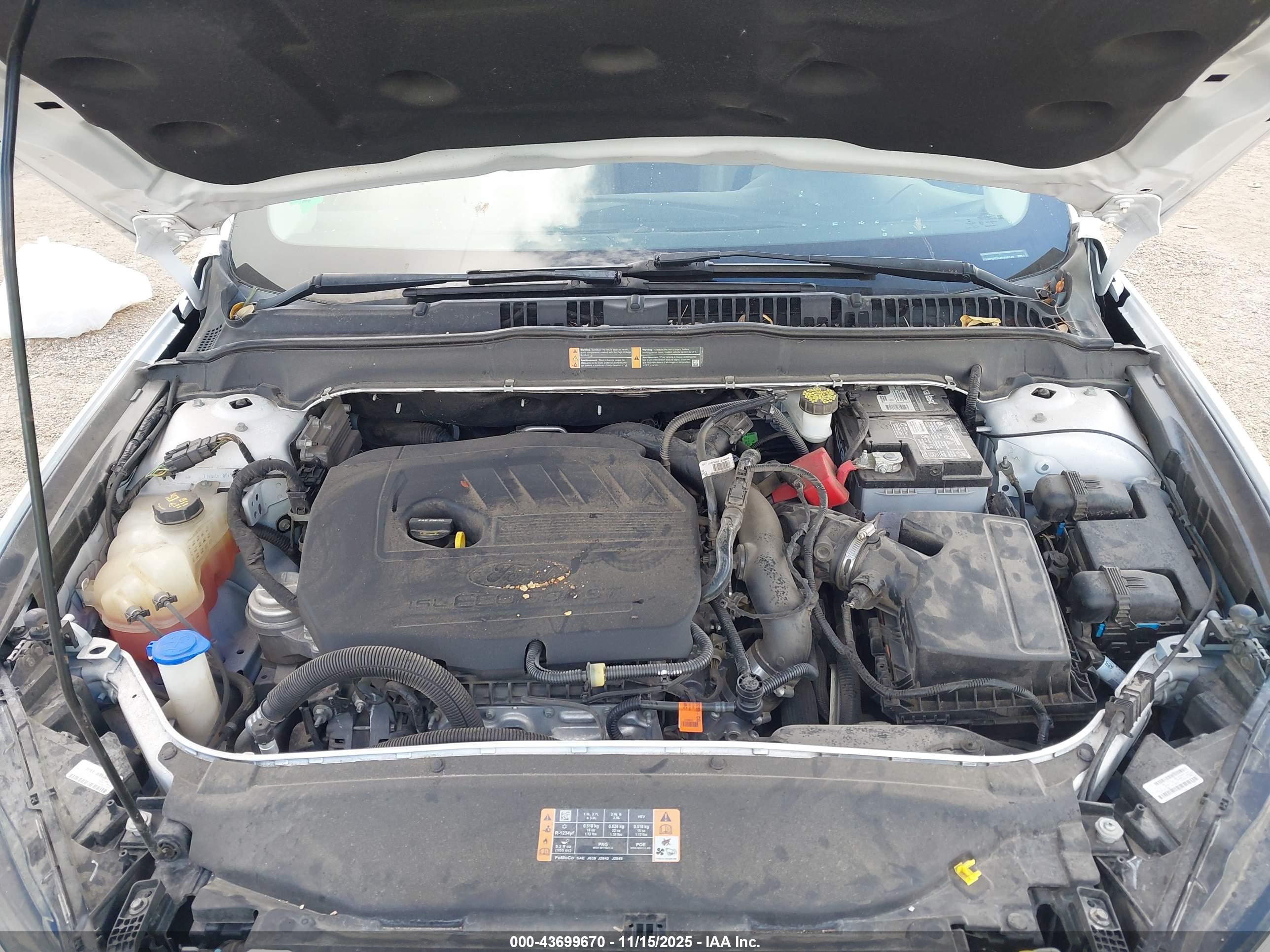 FORD FUSION image 10