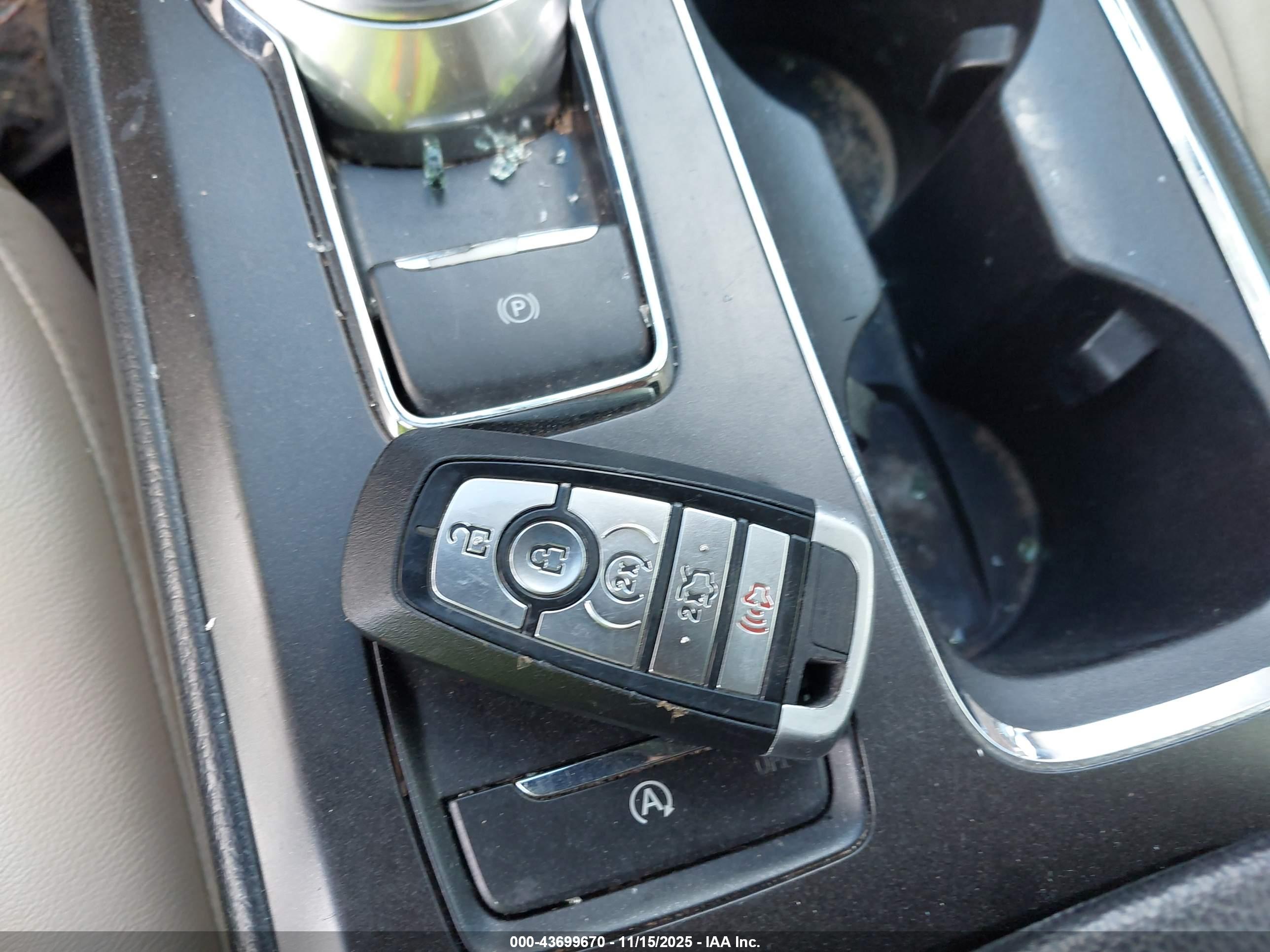 FORD FUSION image 11
