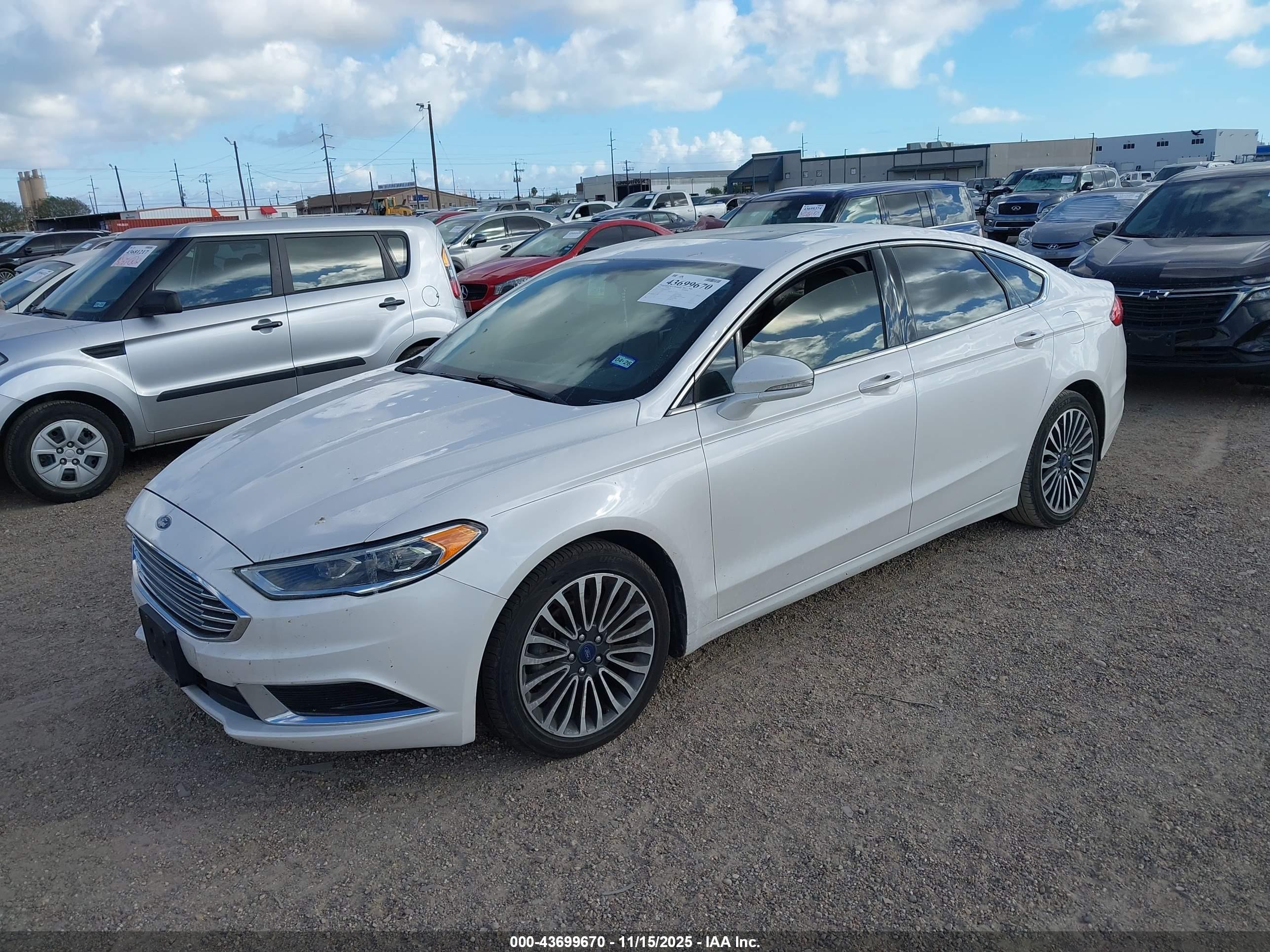 FORD FUSION image 2