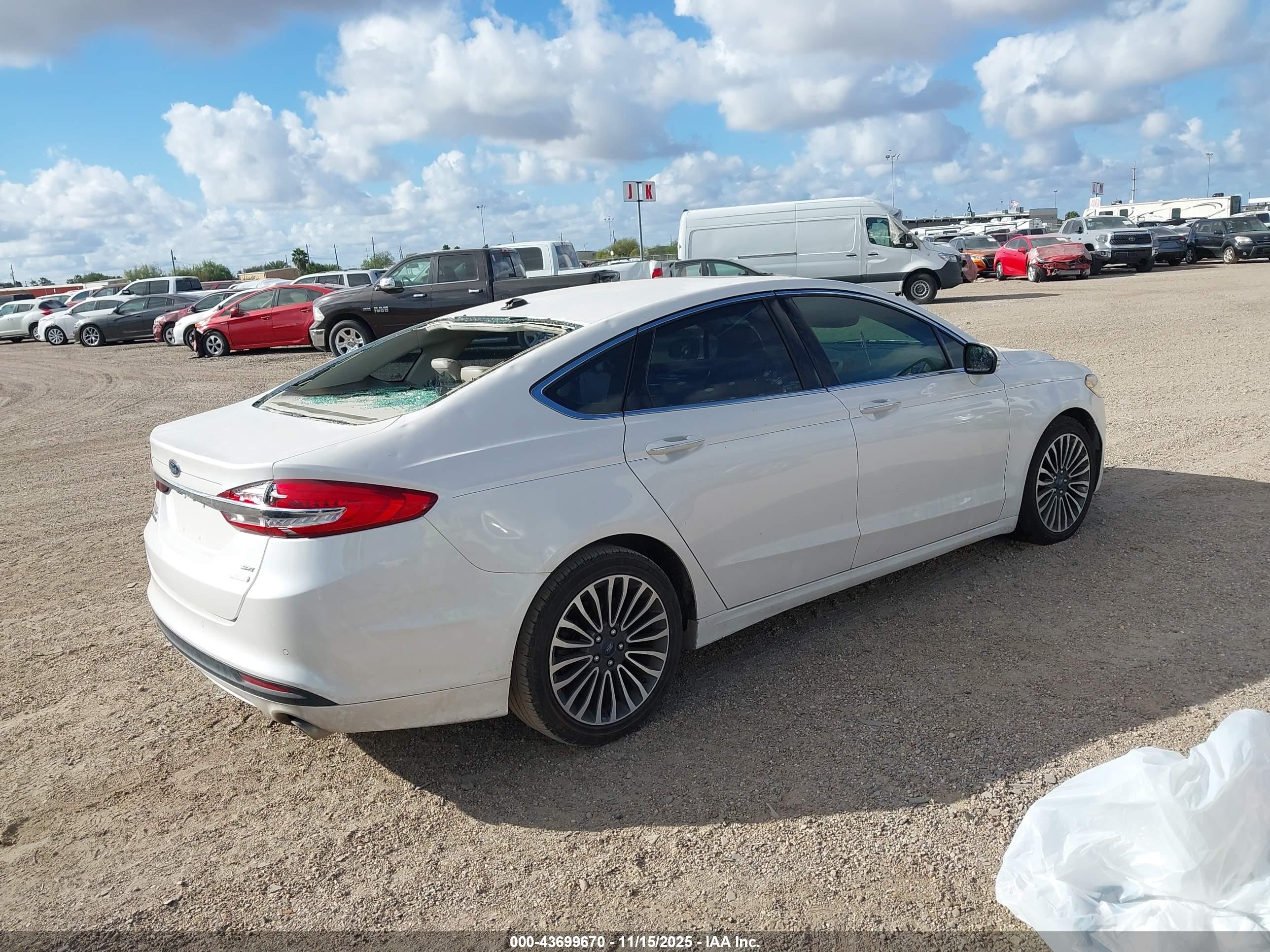 FORD FUSION image 4