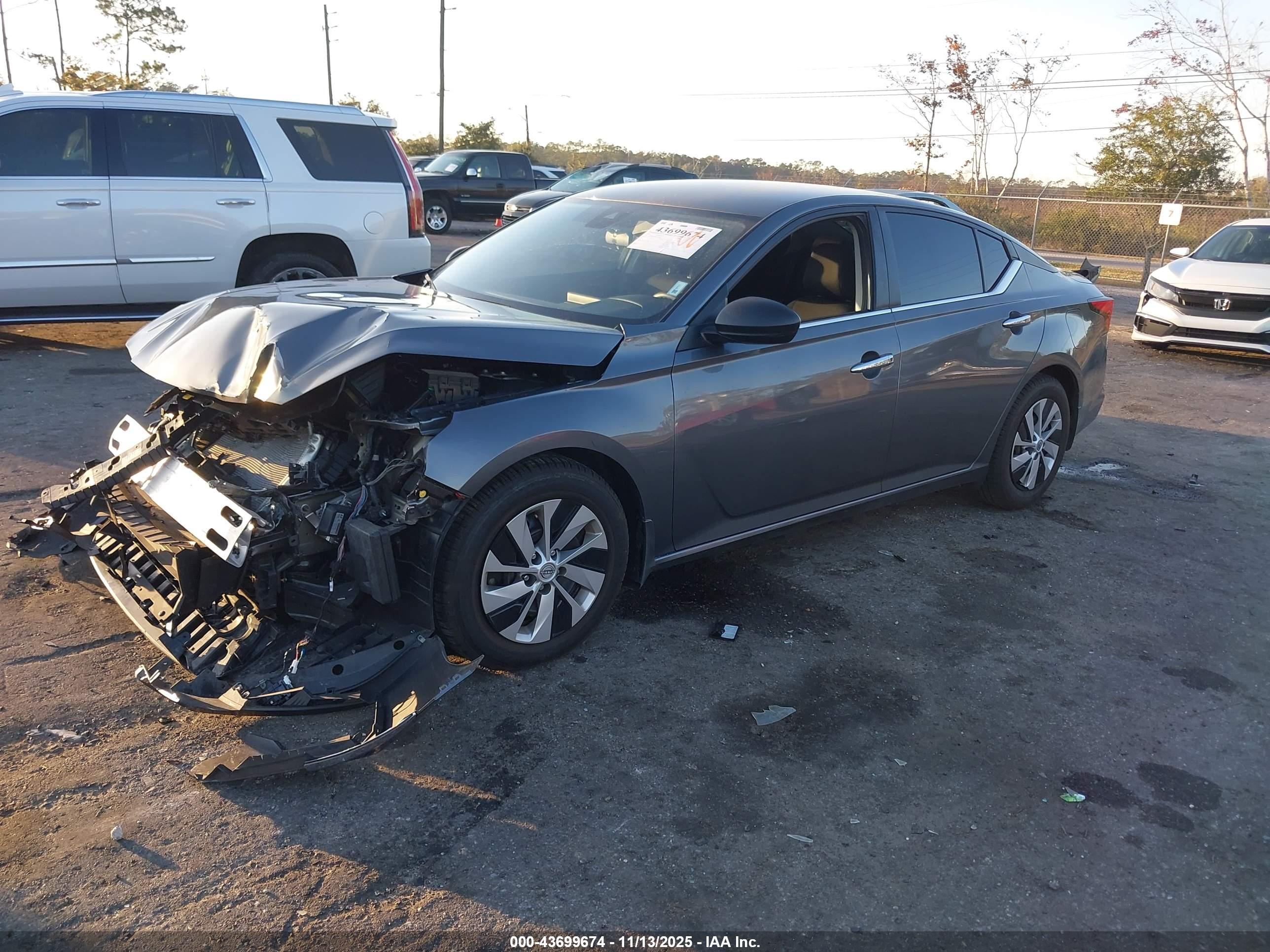 NISSAN ALTIMA image 2