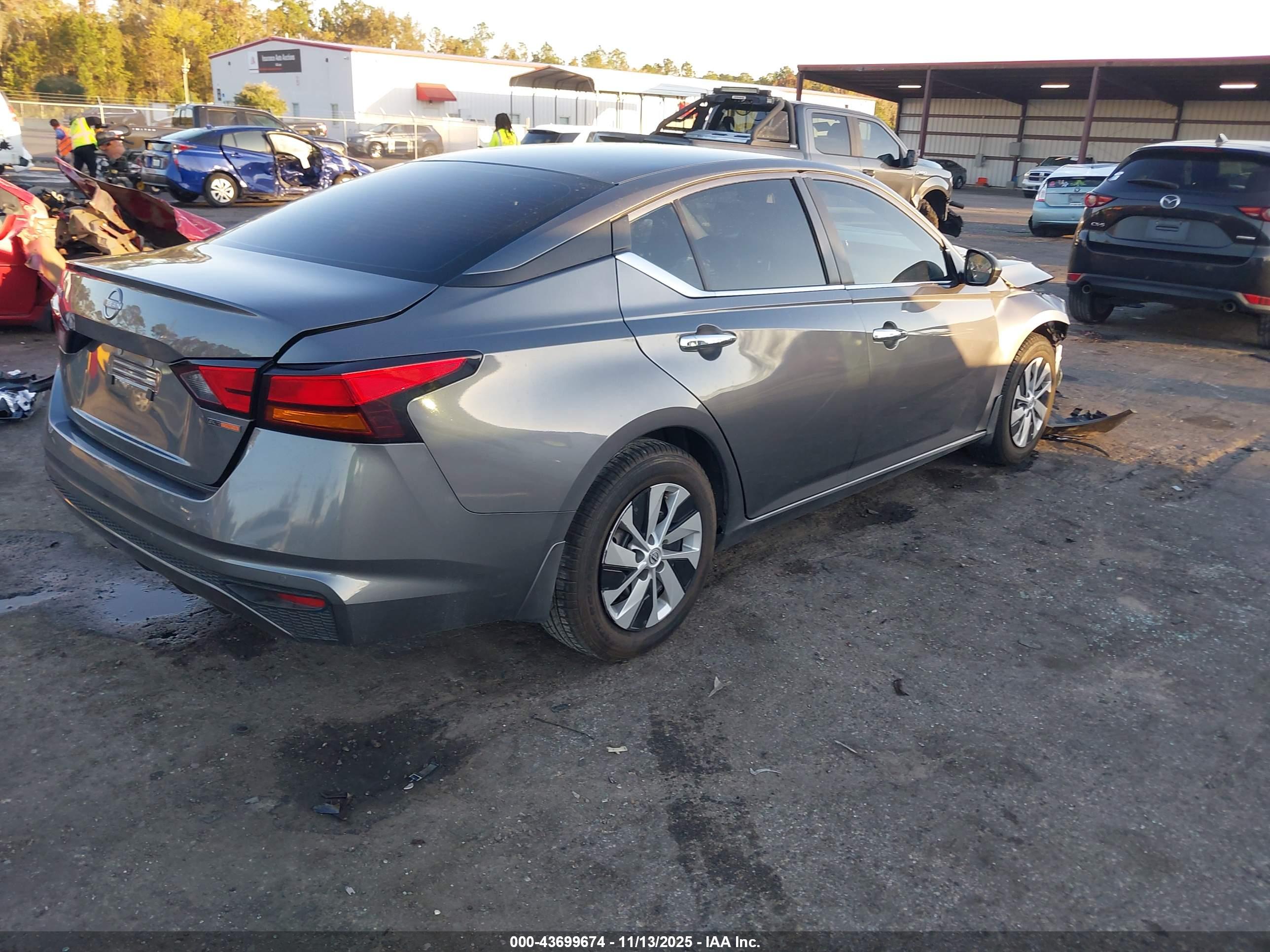 NISSAN ALTIMA image 4