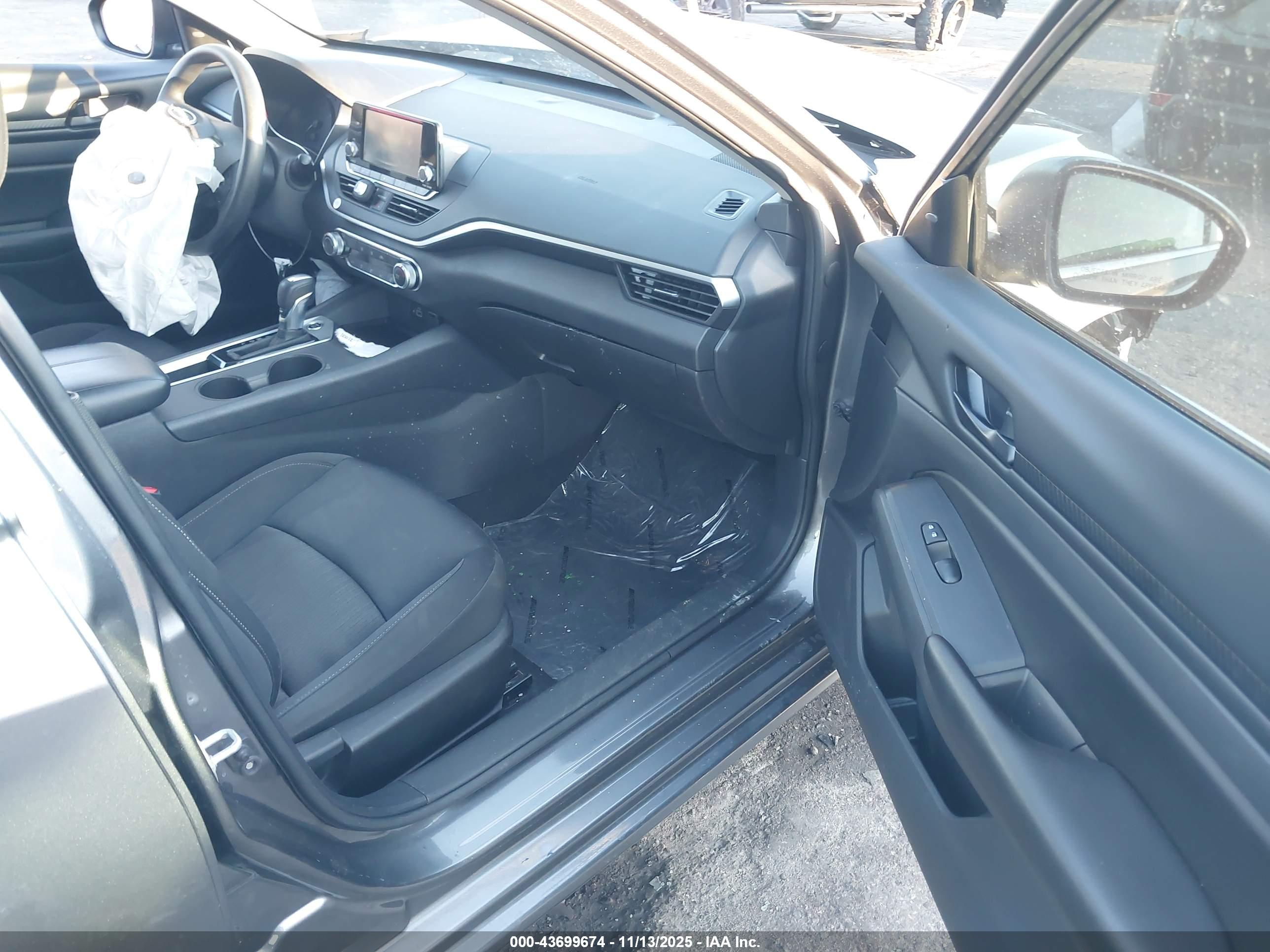 NISSAN ALTIMA image 5