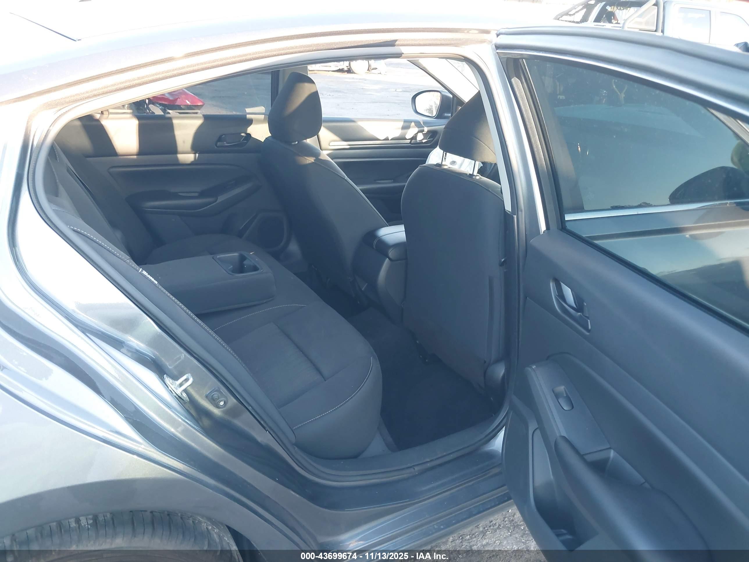 NISSAN ALTIMA image 8