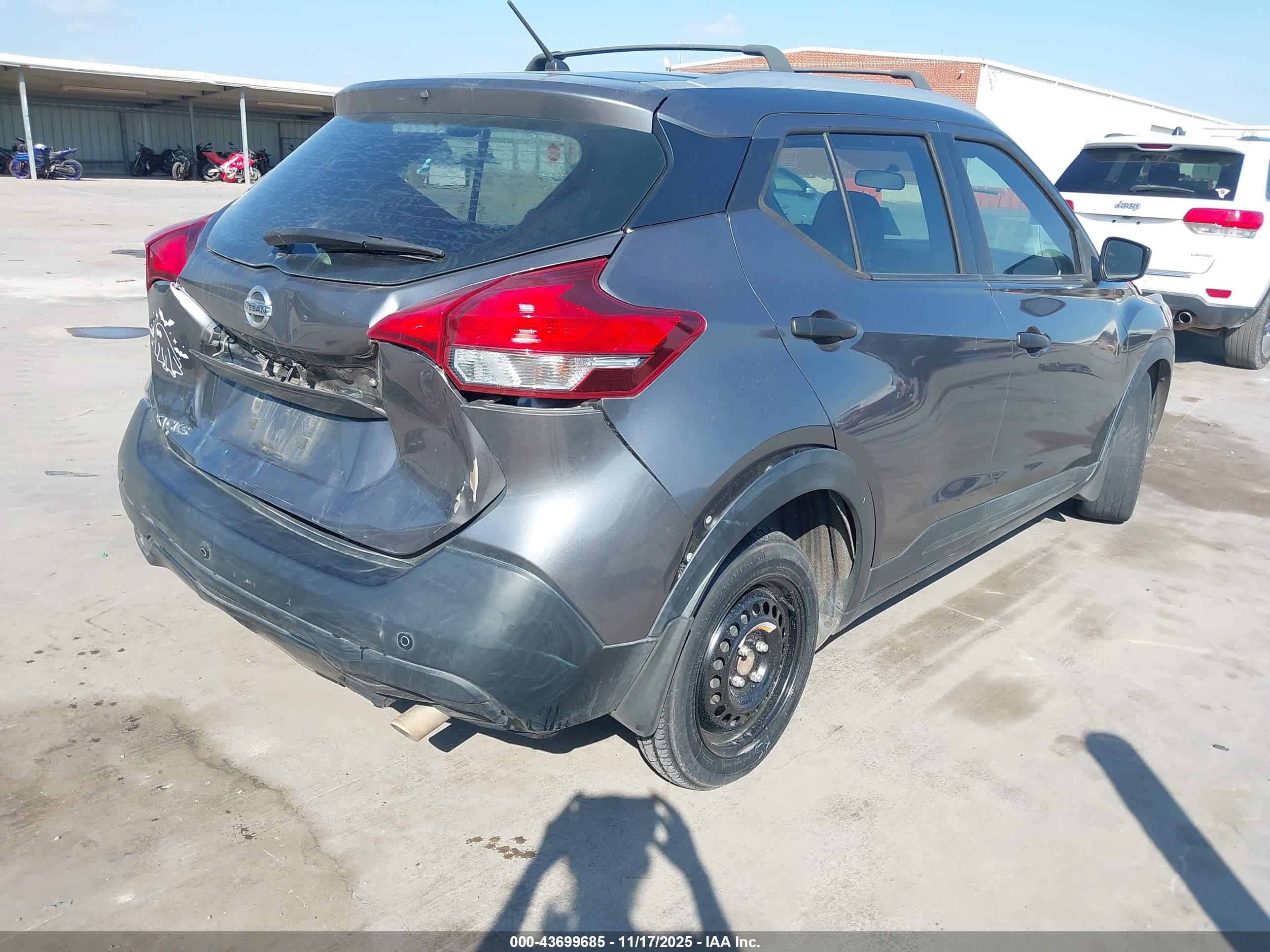 NISSAN KICKS image 4