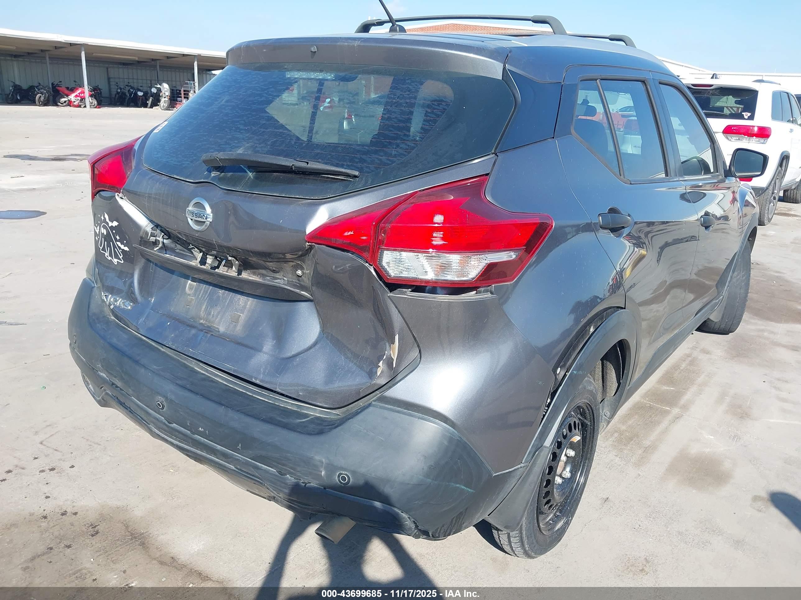 NISSAN KICKS image 6