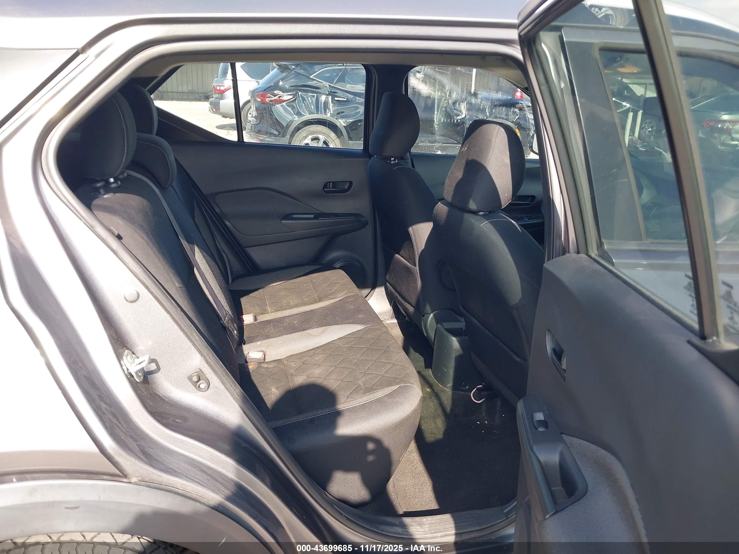 NISSAN KICKS image 8