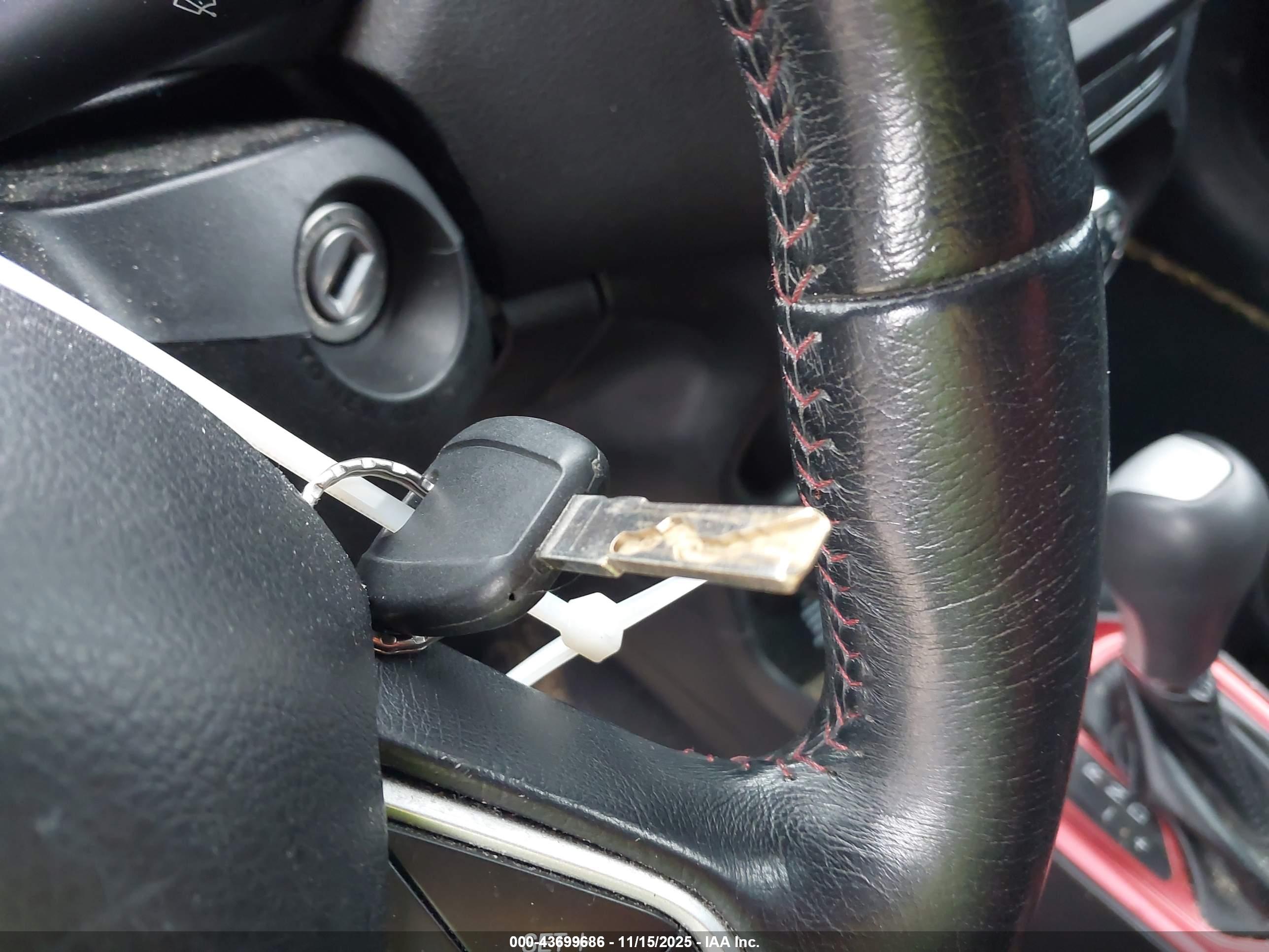 JEEP RENEGADE image 11